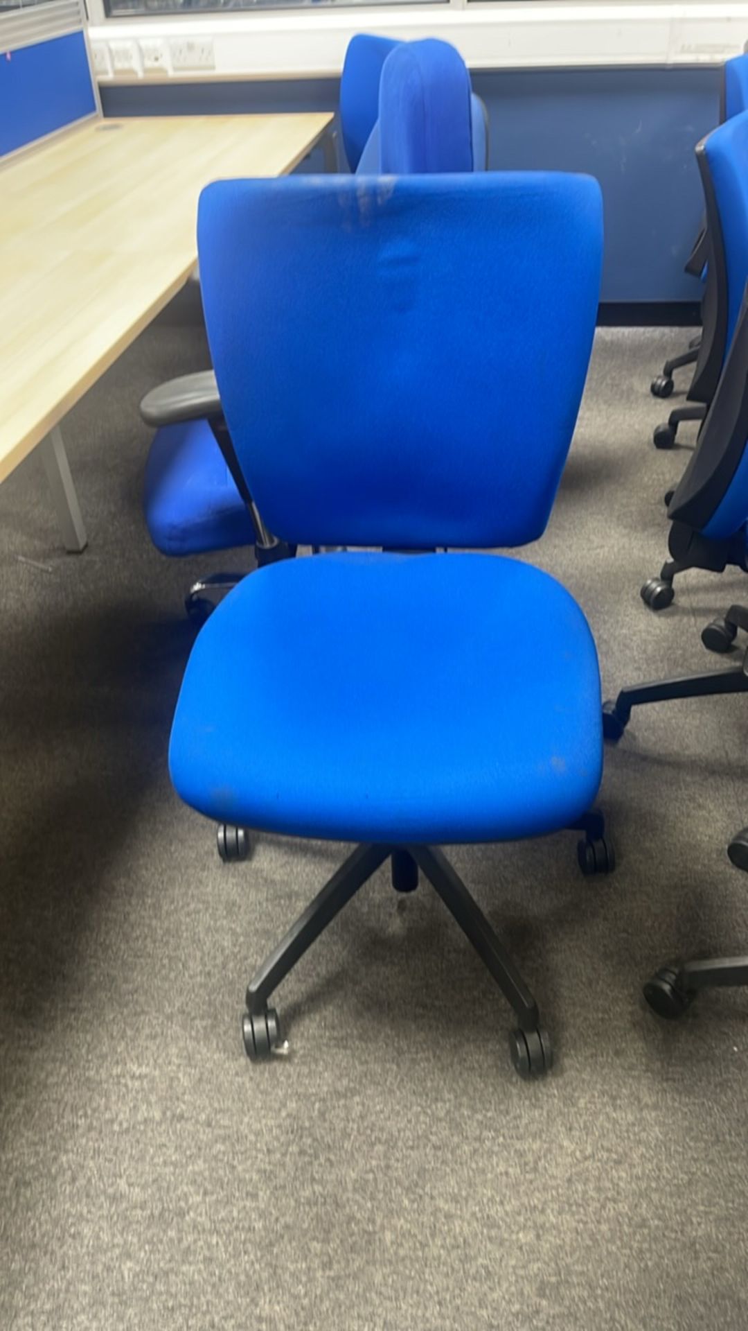 Adjustable Mobile Office Chairs x12 - Image 5 of 7
