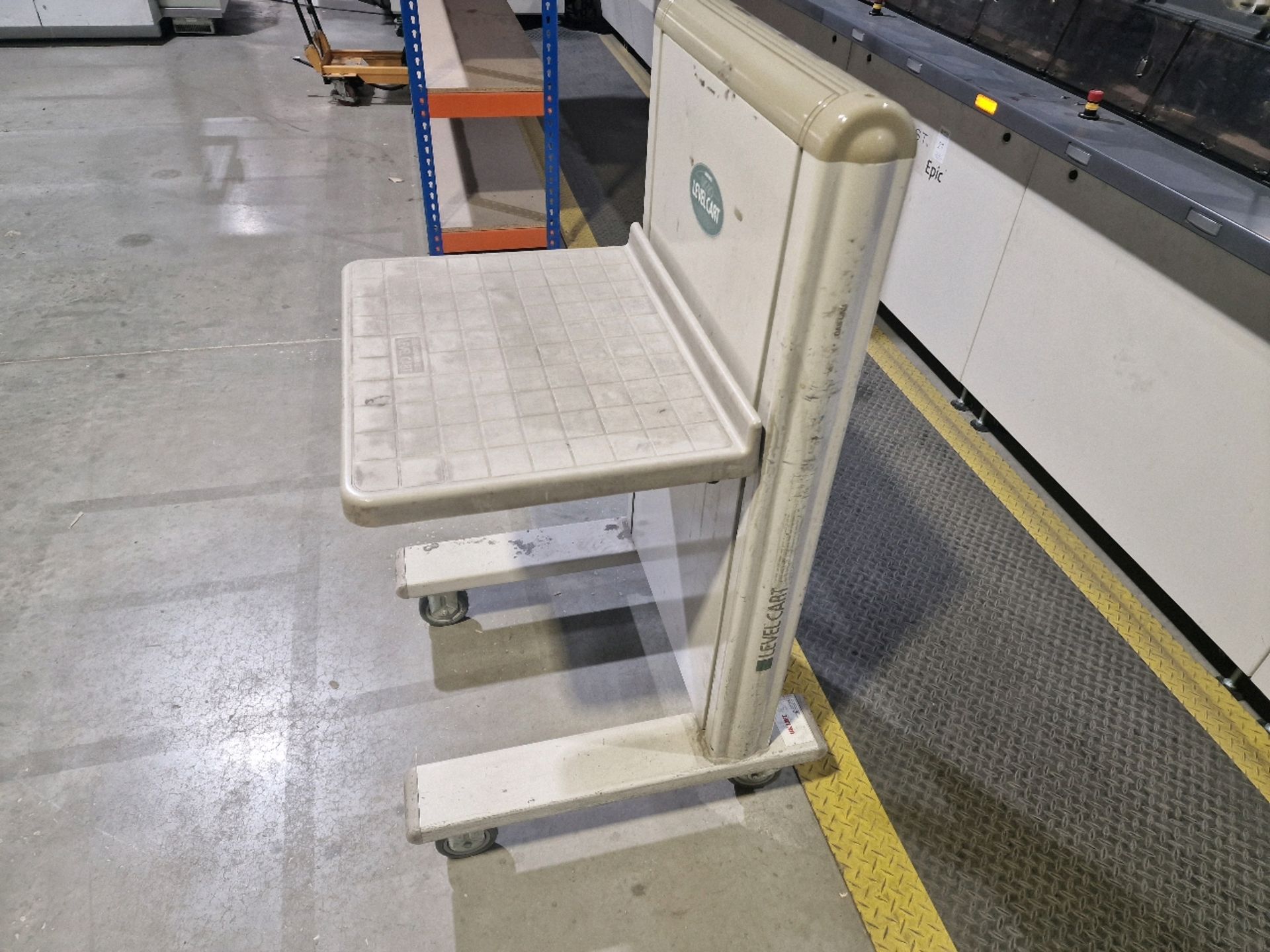 Daifuku Level Cart