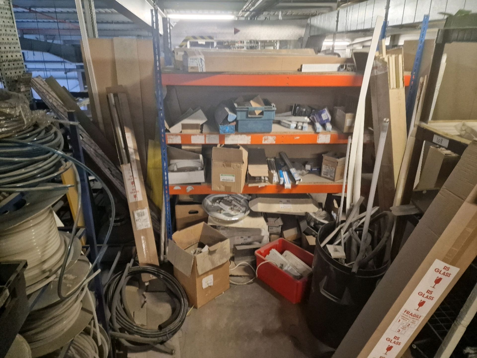 Contents Of Maintenance Room - Bild 8 aus 10