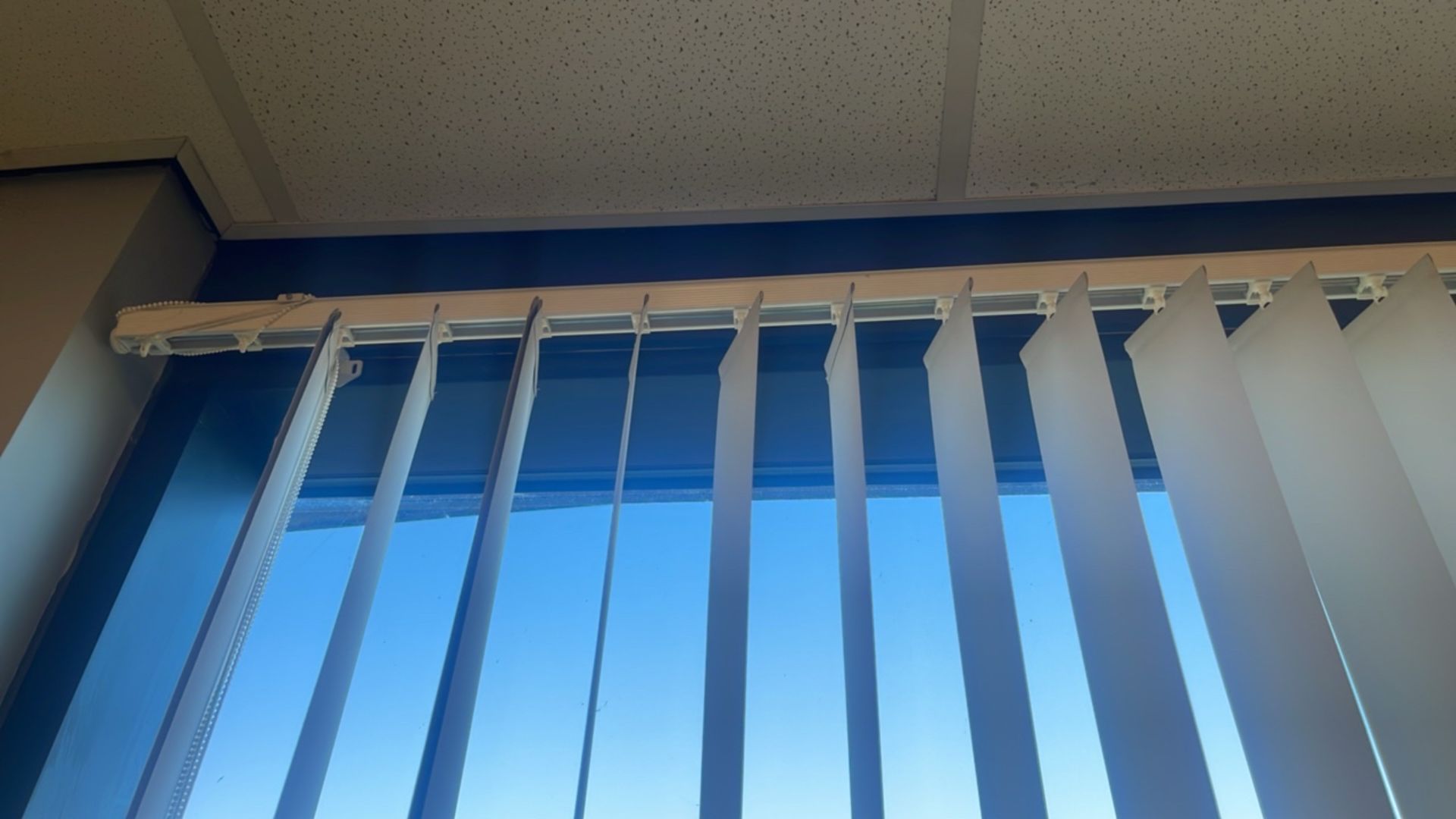 Office Blinds & Track - Image 3 of 5