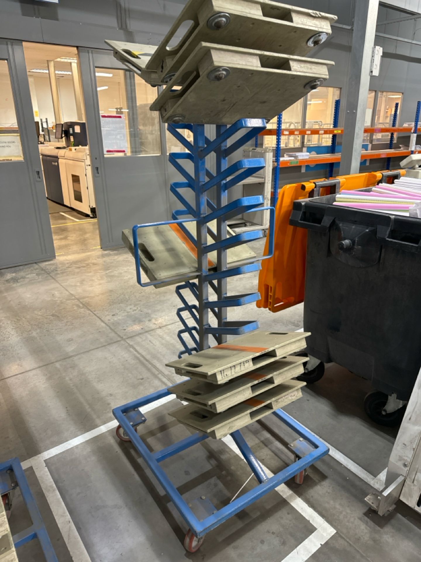 Mobile Tray Trees x4 - Bild 2 aus 4