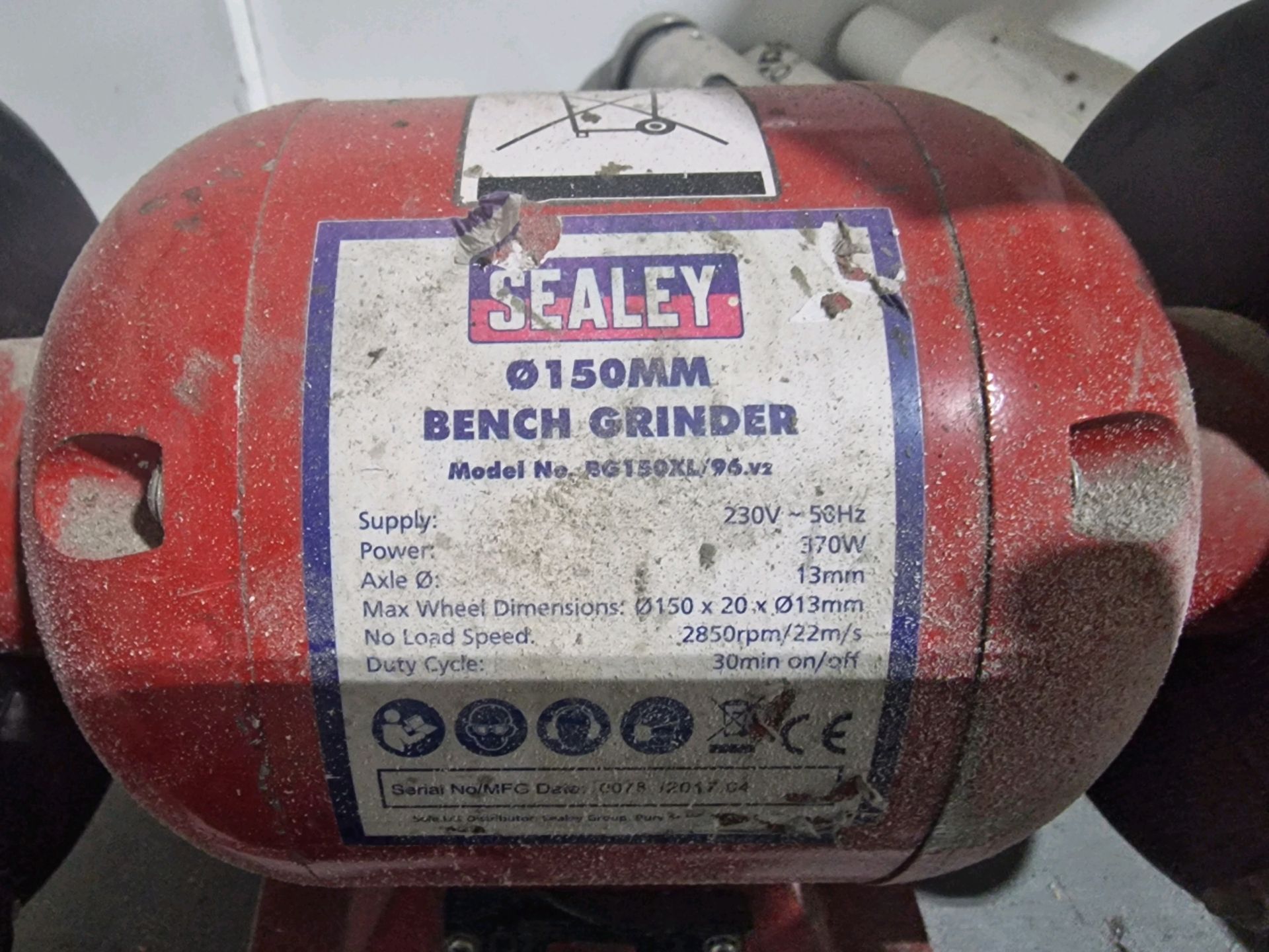 Sealey 150mm Bench Grinder - Bild 2 aus 2