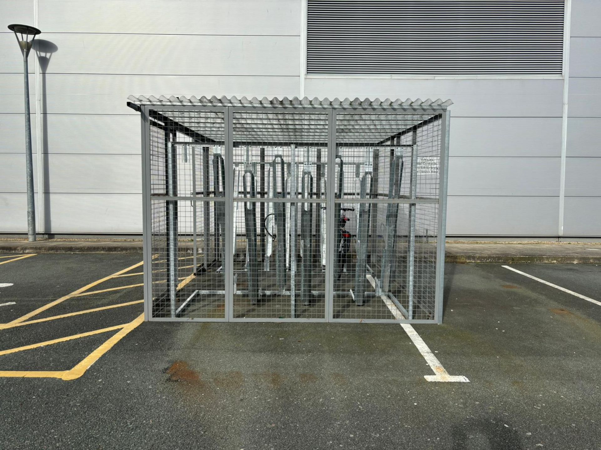 Bike Cage - Image 3 of 9