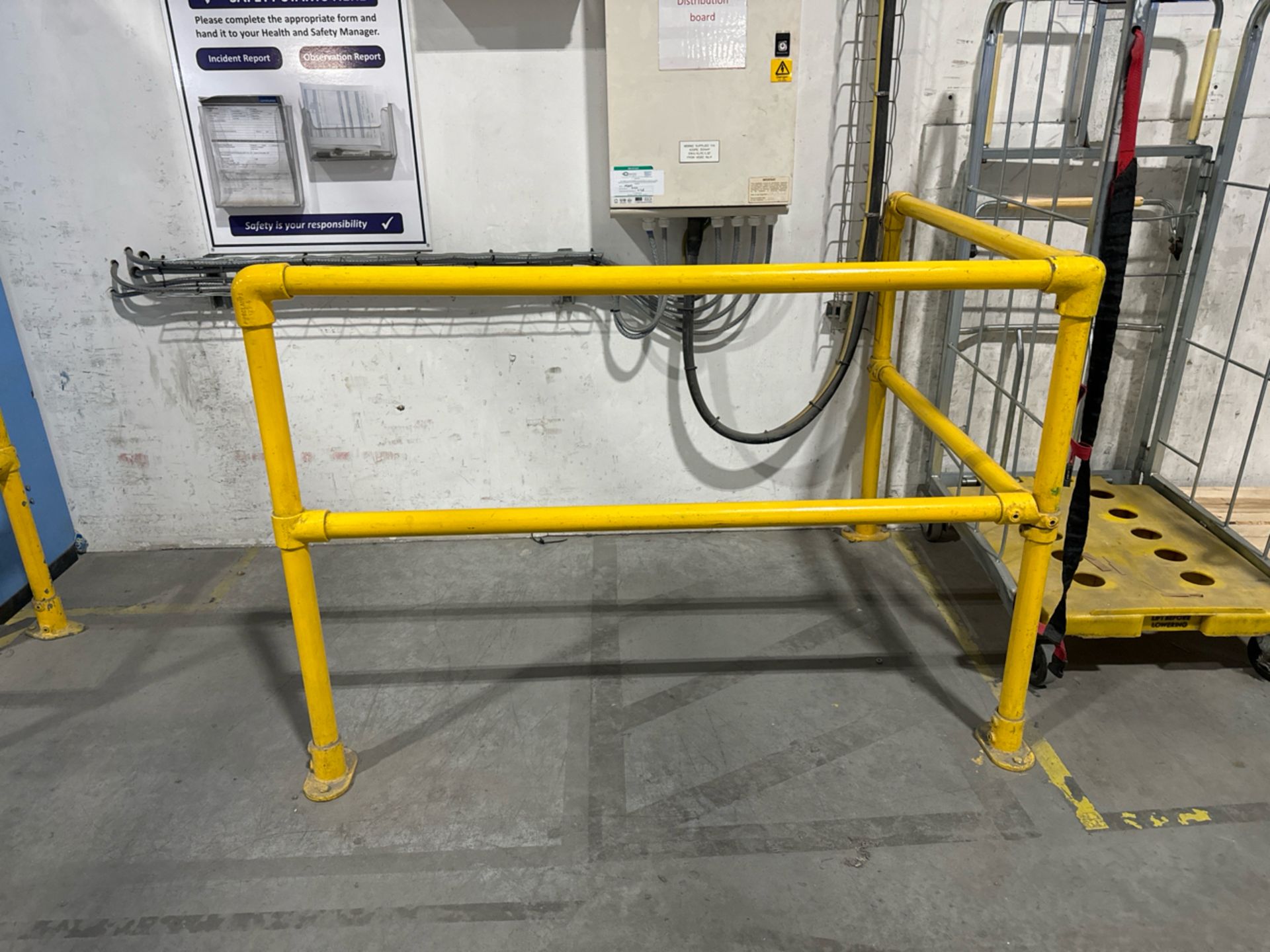 Yellow Metal Safety Barriers - Image 4 of 10