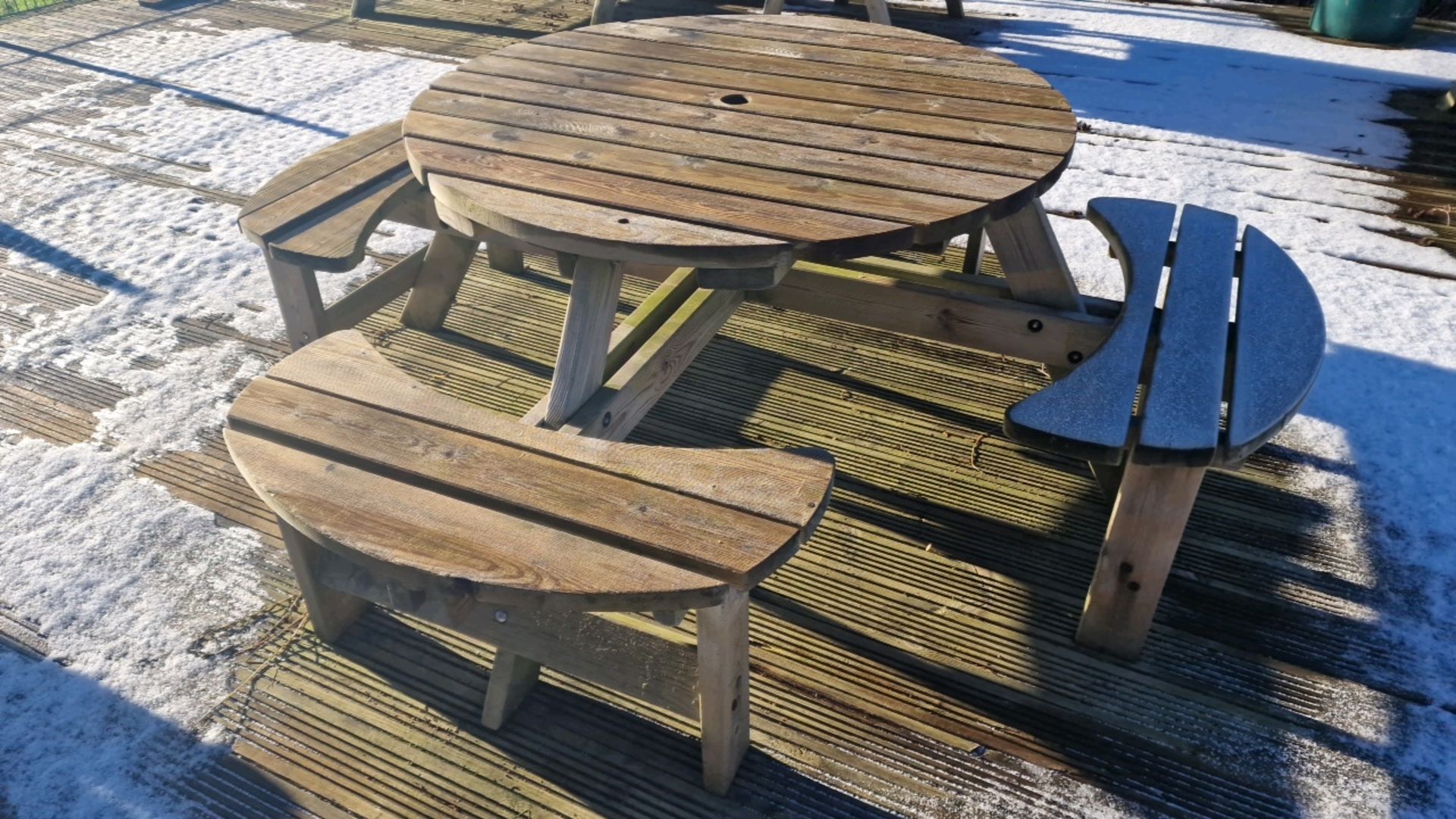 Curved Picnic Tables x3 - Image 3 of 3
