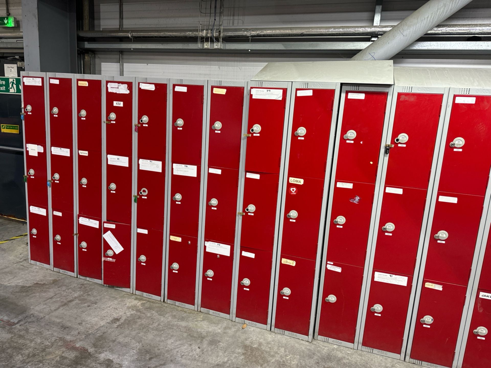 A Run Of 19 Sets Of Lockers - Bild 4 aus 6