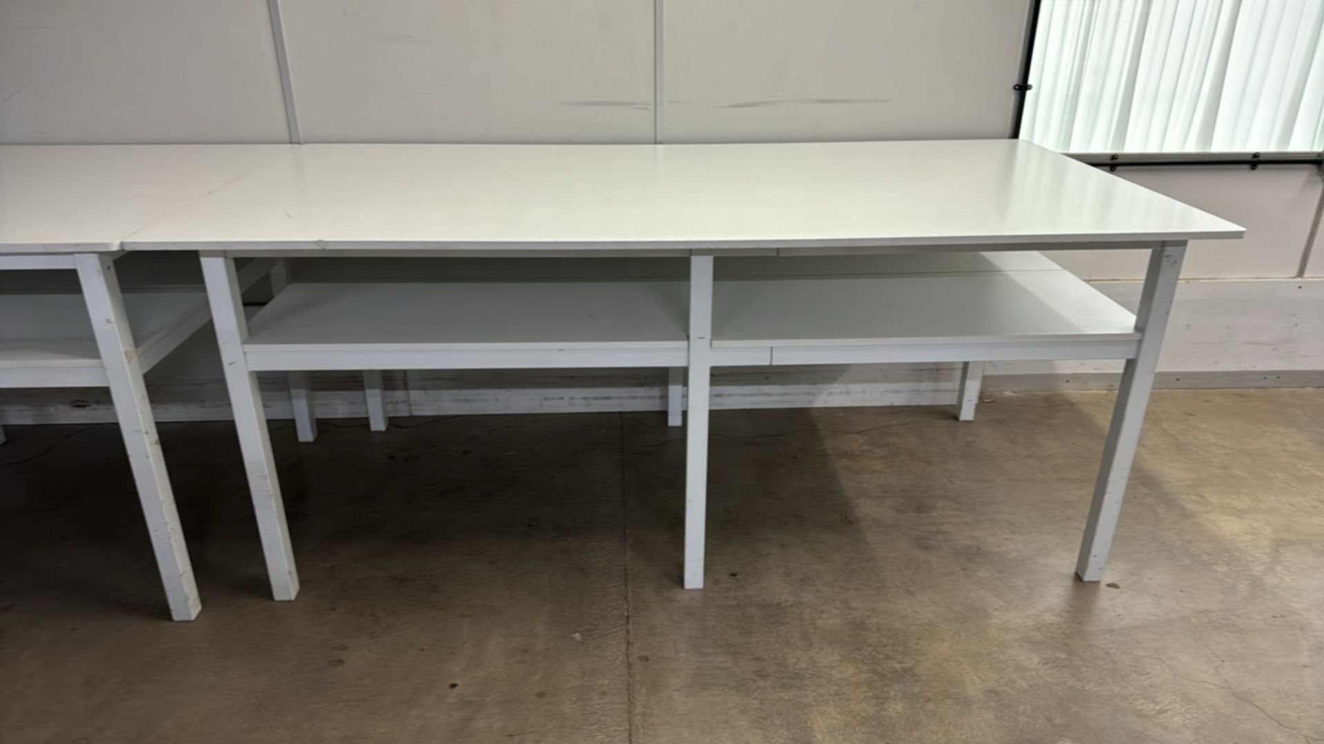 Large White Workbench x2 - Bild 3 aus 6