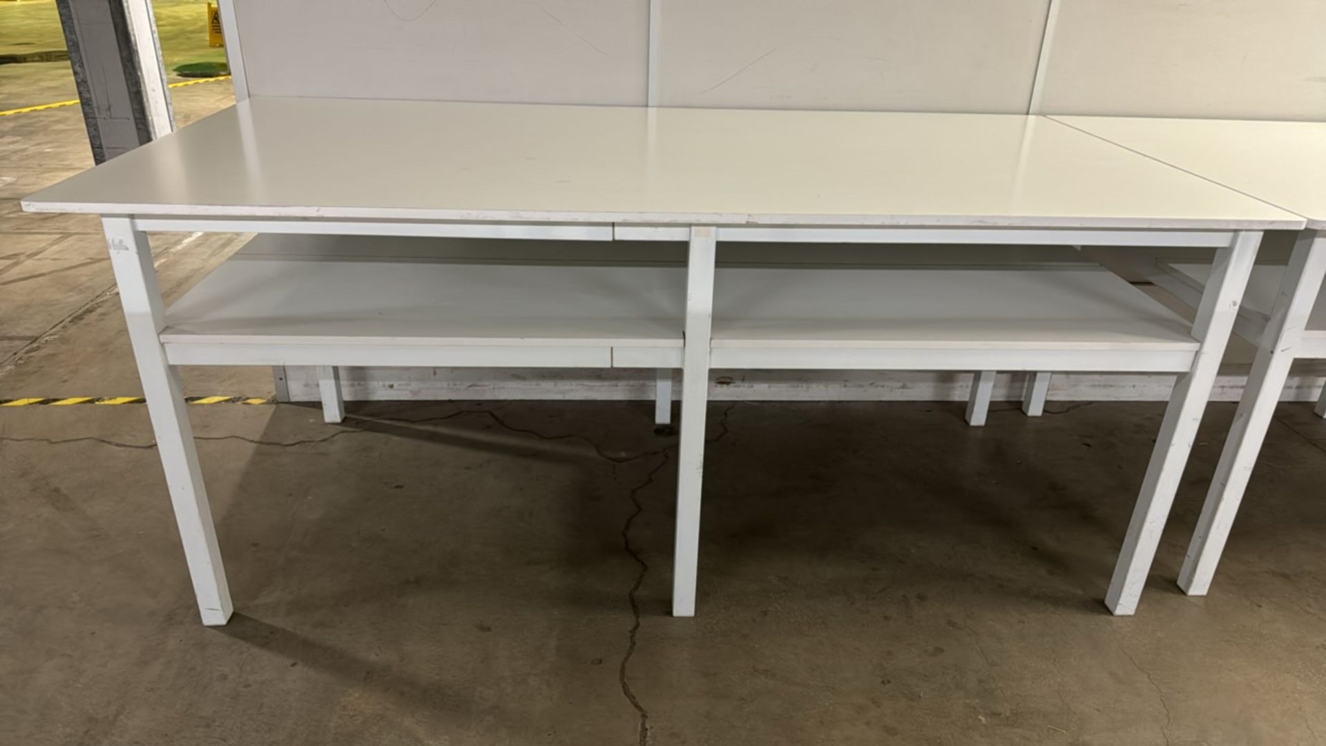 Large White Workbench x2 - Bild 2 aus 6