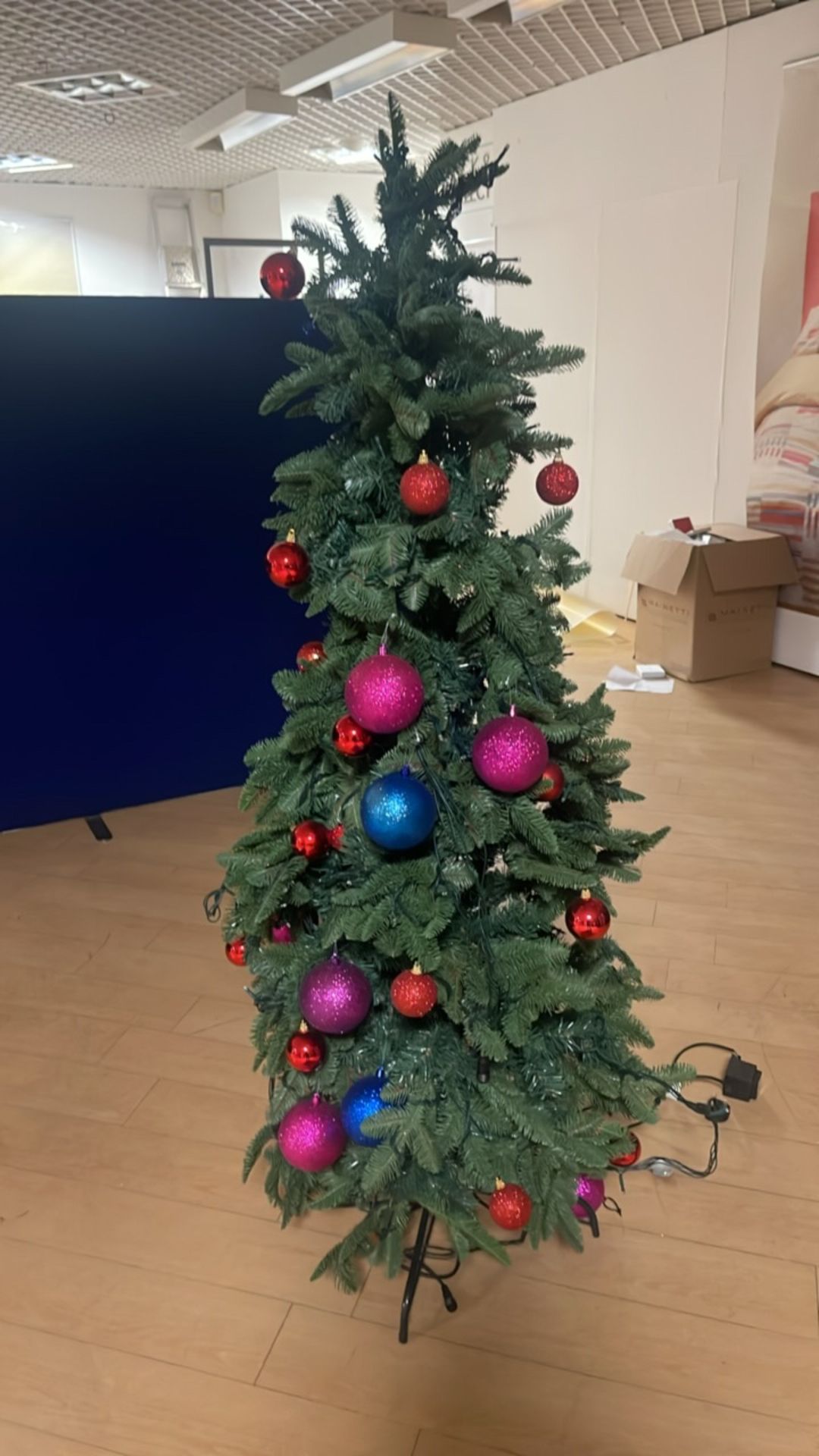 6ft Christmas Tree - Image 2 of 3
