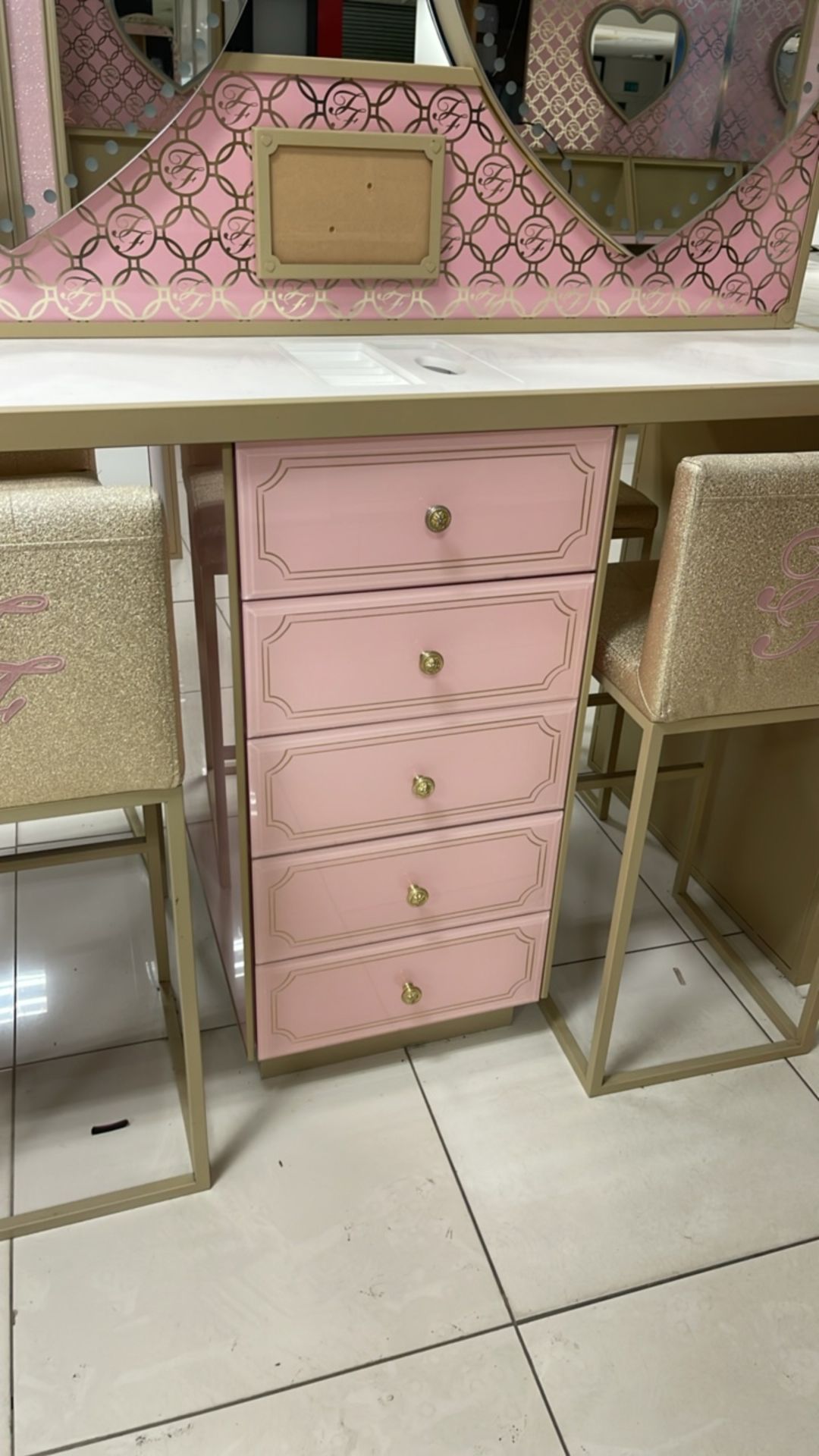 Too Faced Dressing Table - Image 4 of 10