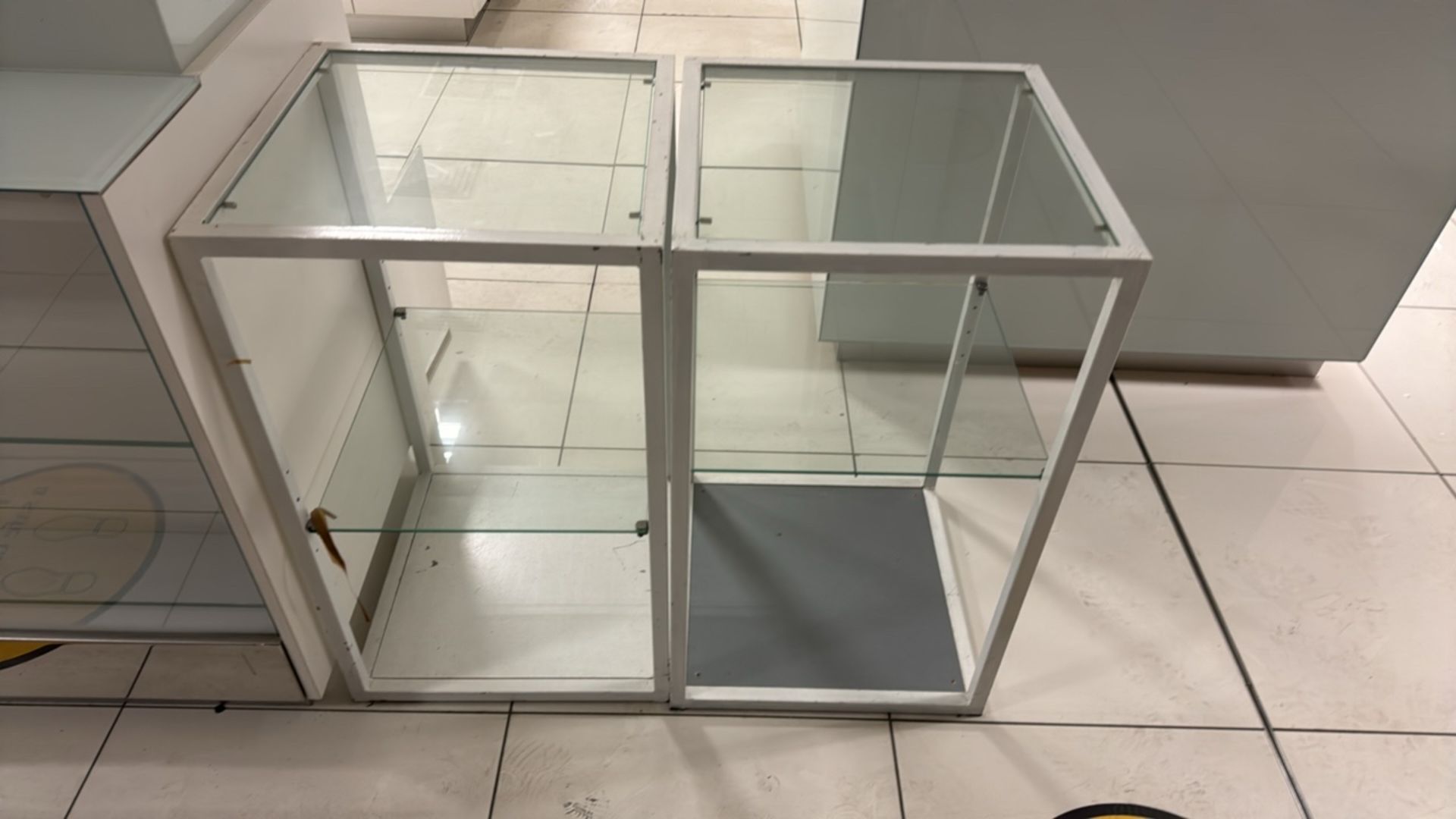 Glass Display Cubes x2 - Image 2 of 5