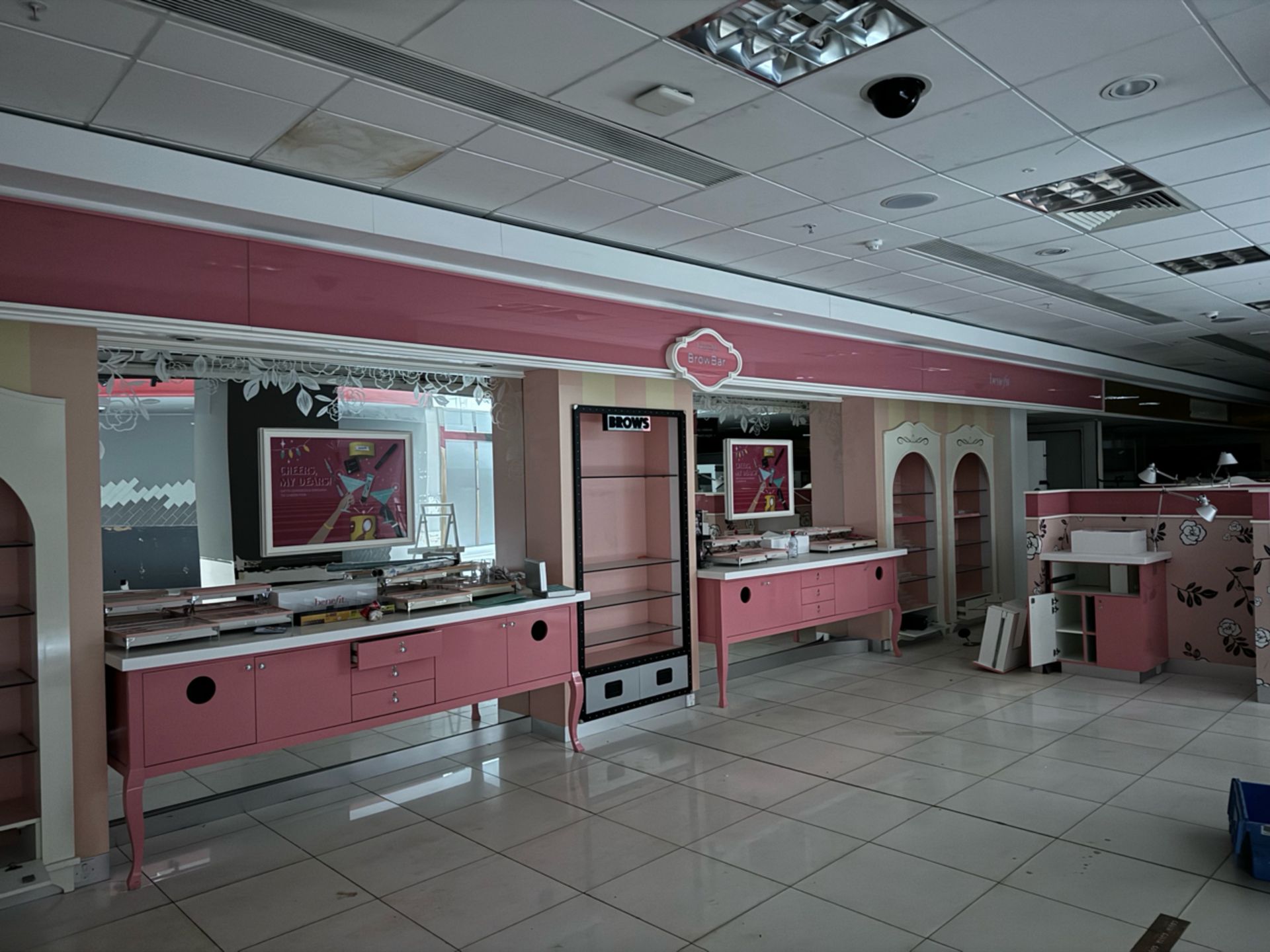 Benefit Beauty Area - Image 2 of 7