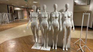 Female Mannequins and Bases x4