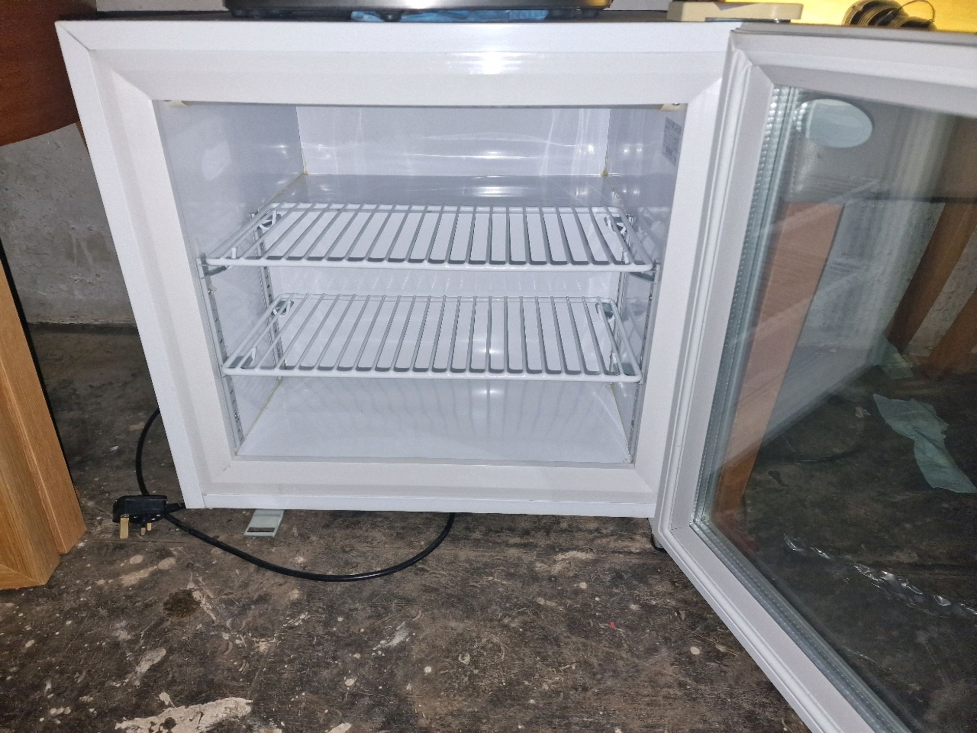 Interlevin Countertop Fridge - Image 2 of 3