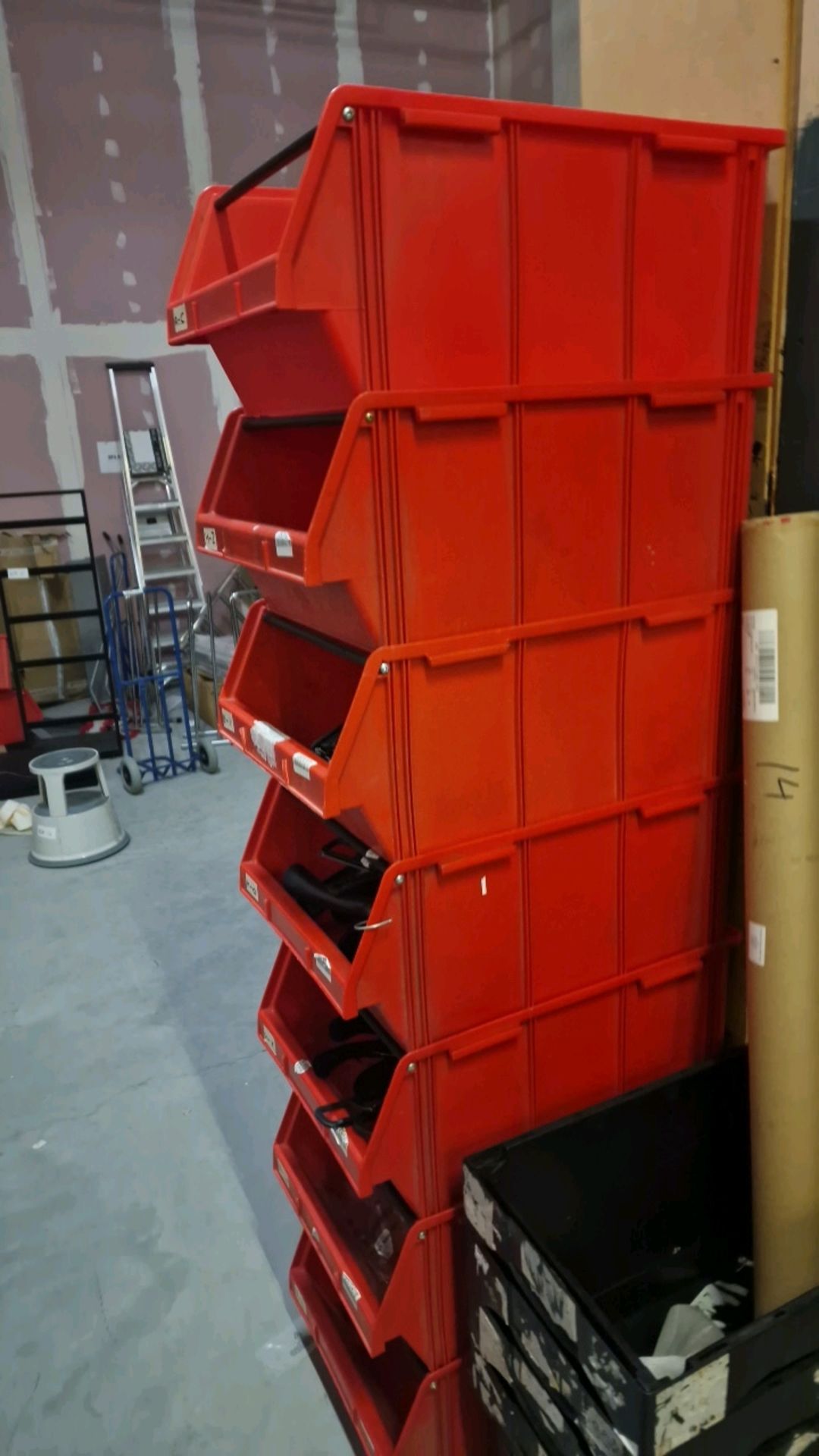 Plastic Red Storage Totes x9 - Bild 3 aus 4