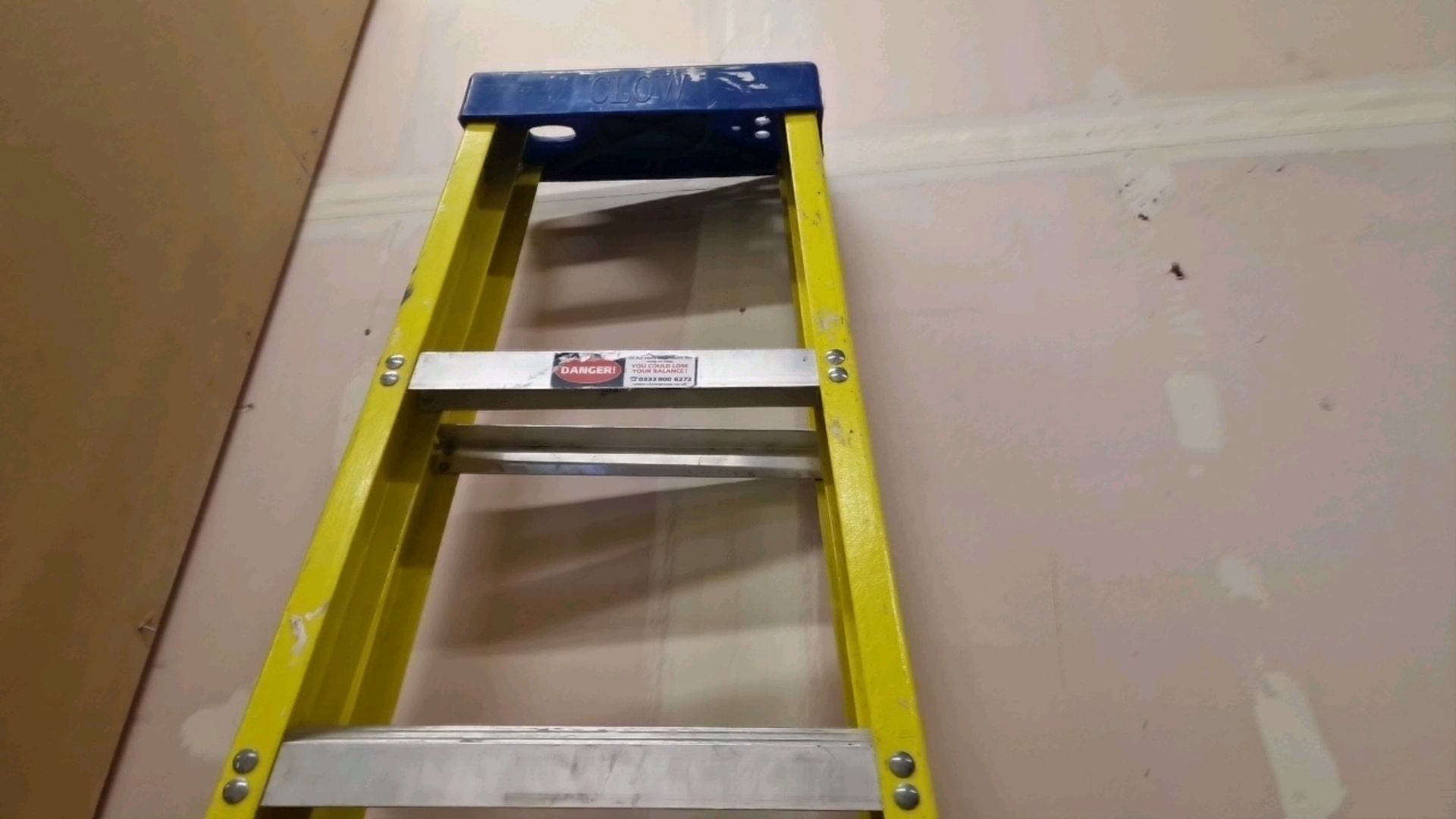 Clow Fibreglass Step Ladders - Bild 3 aus 7