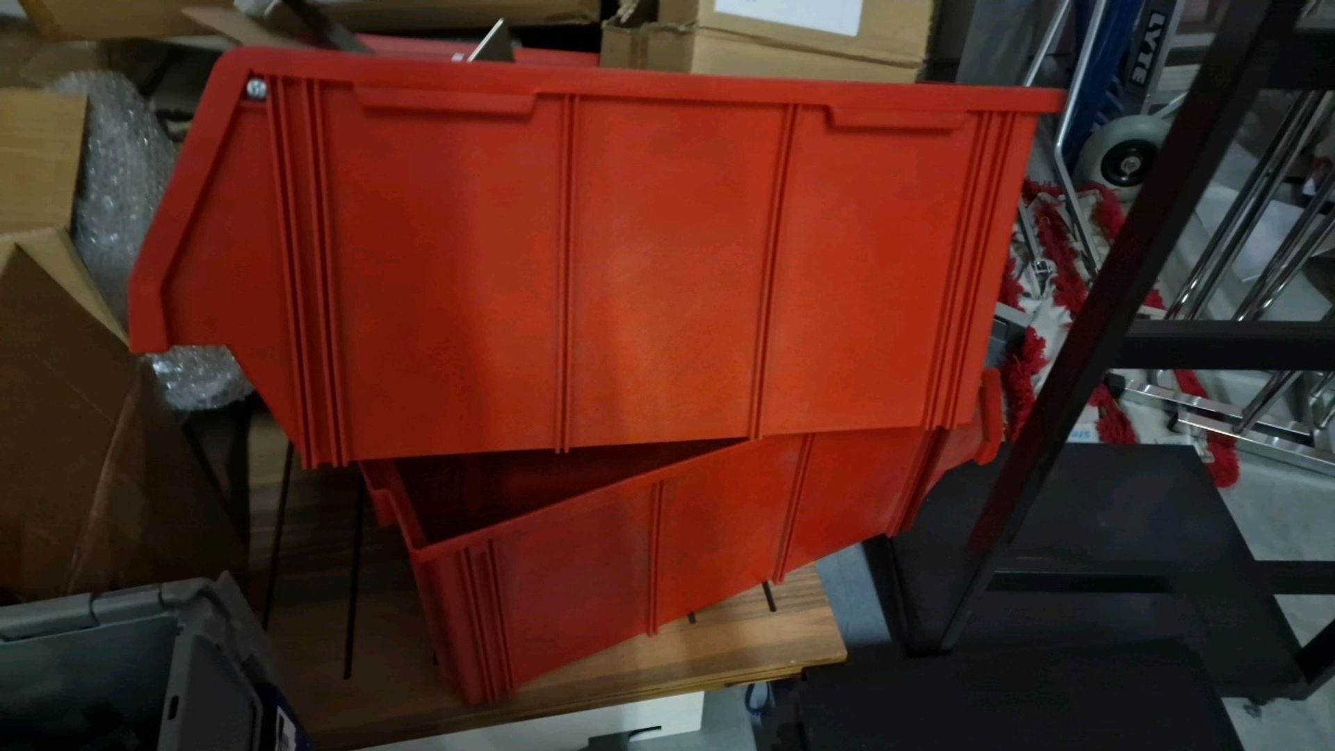 Plastic Red Storage Totes x9 - Bild 4 aus 4