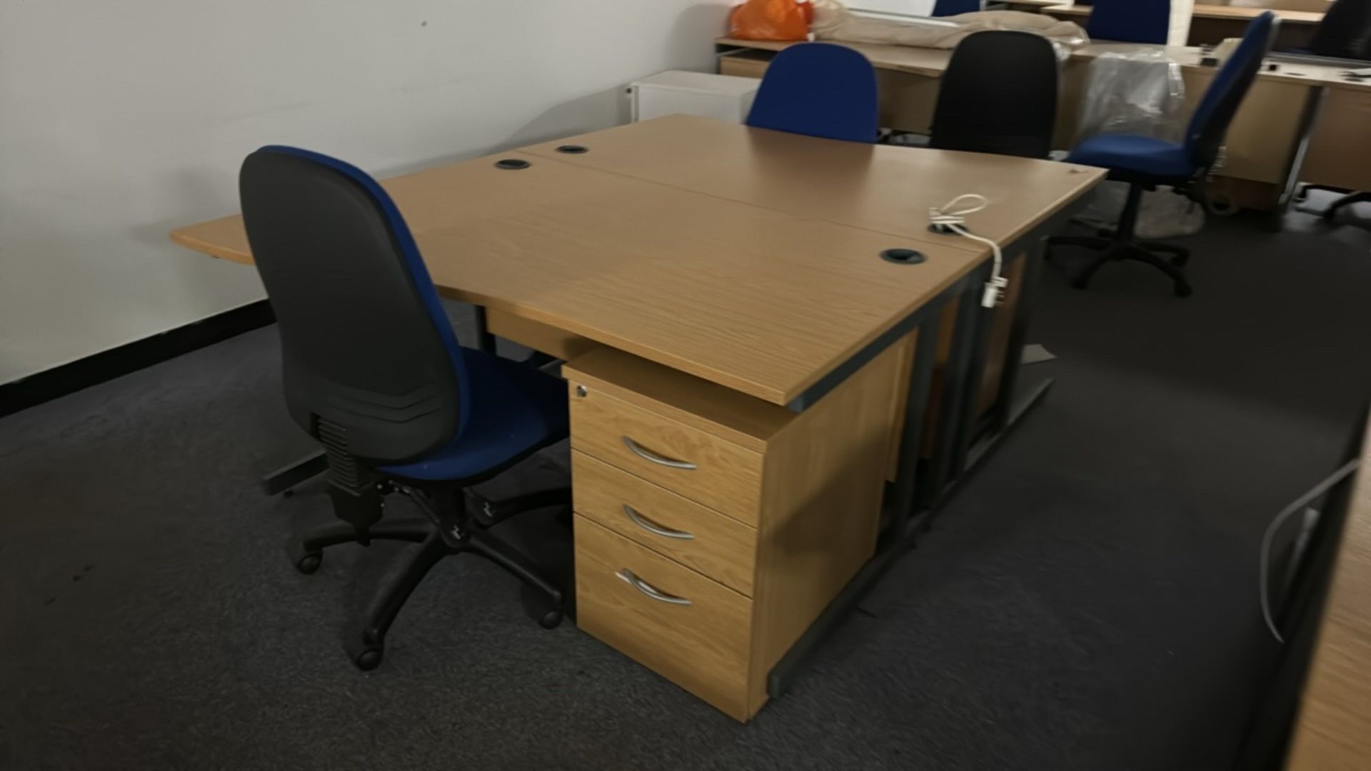 Wood Effect Office Desk x4 - Image 3 of 5