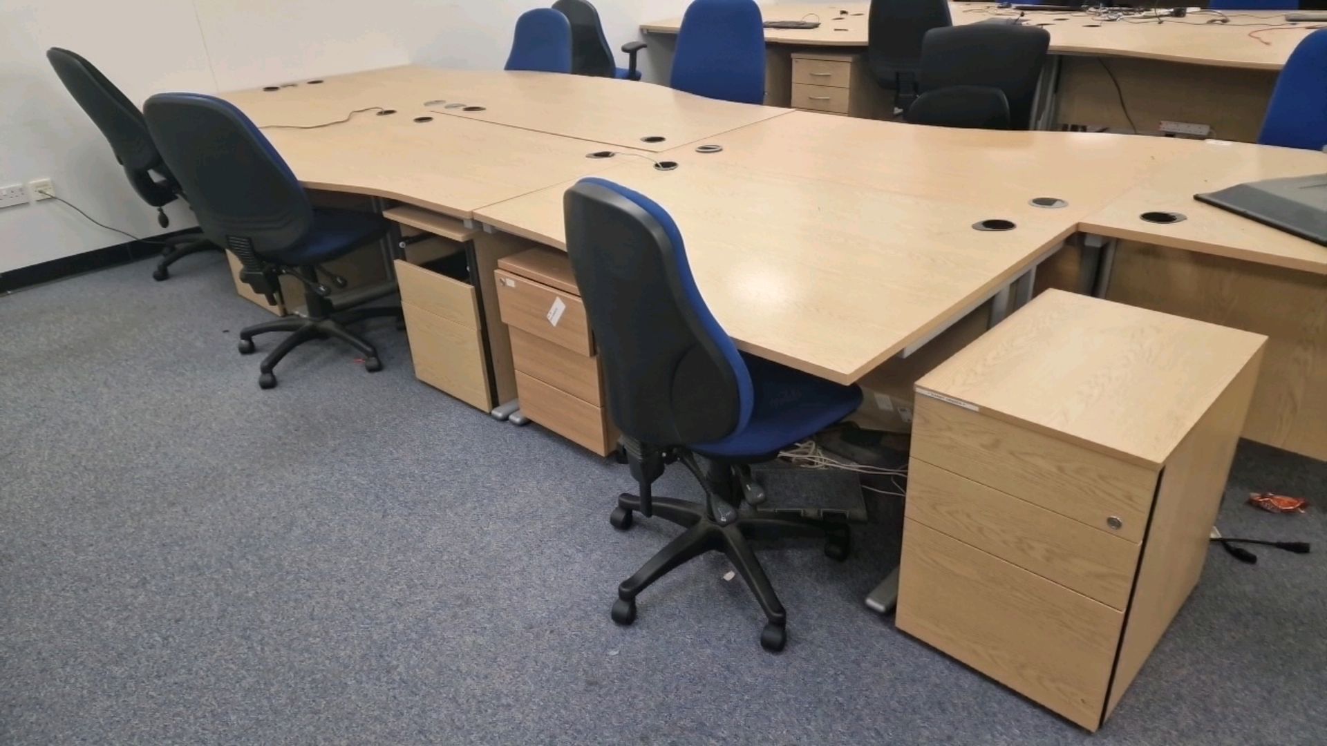 Wooden Effect Office Desks x7 With Office Chairs x7 - Image 3 of 3