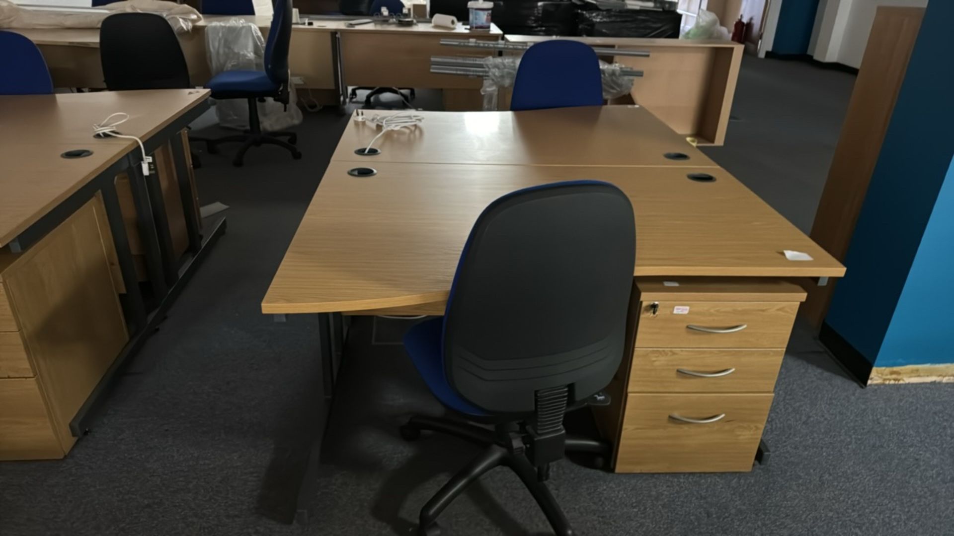 Wood Effect Office Desk x4 - Image 2 of 5