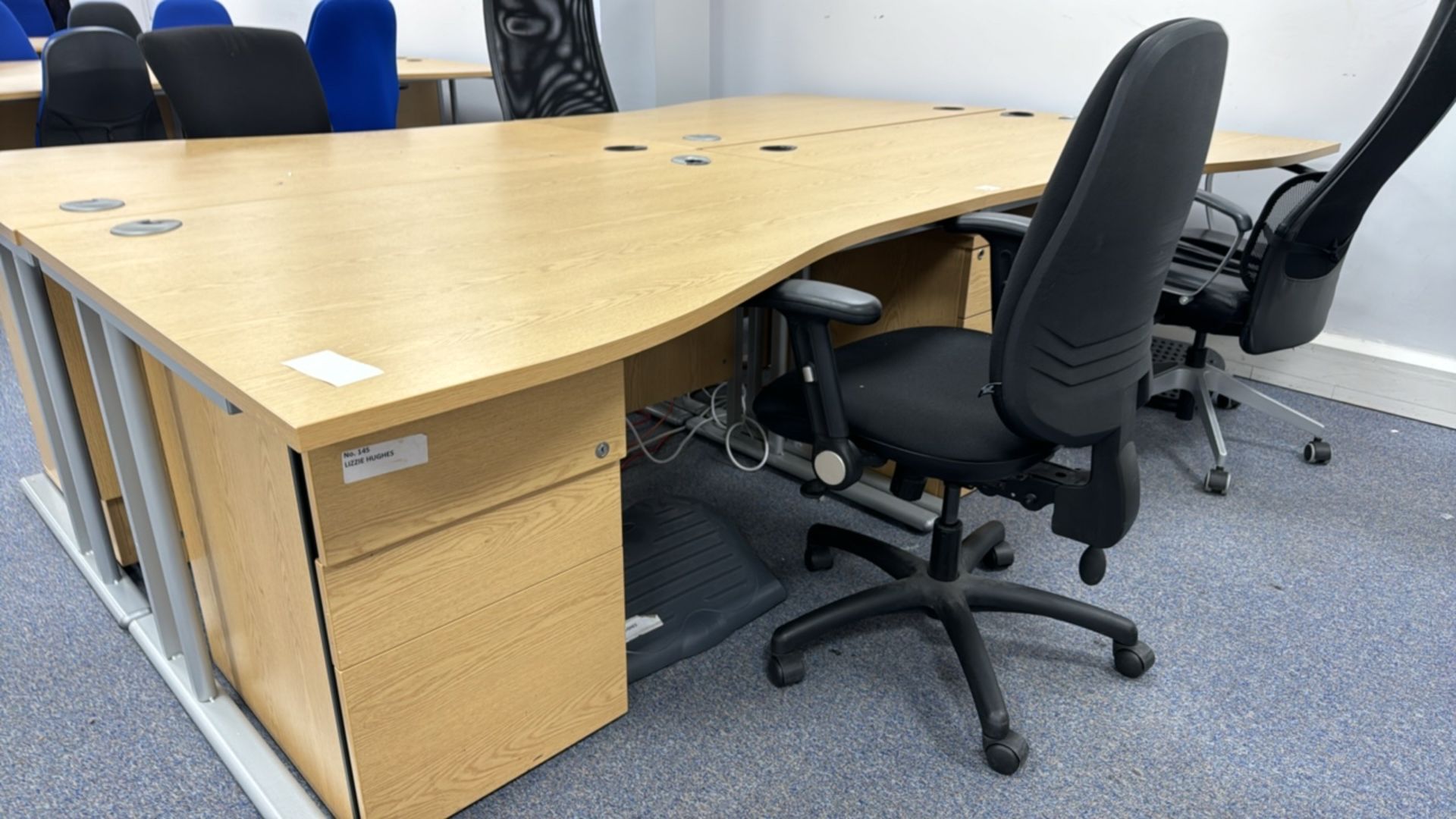 Wooden Effect Office Desks x4 With Office Chairs x4 - Bild 3 aus 3