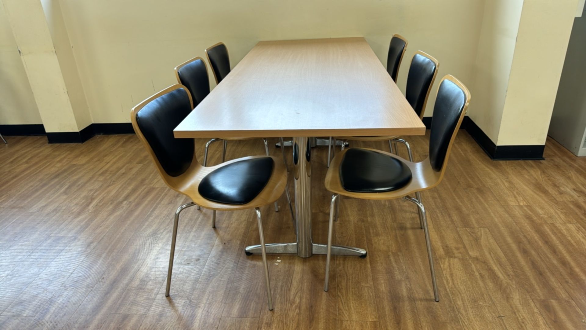 Rectangular Cafeteria Table & Chairs x6 - Image 2 of 5
