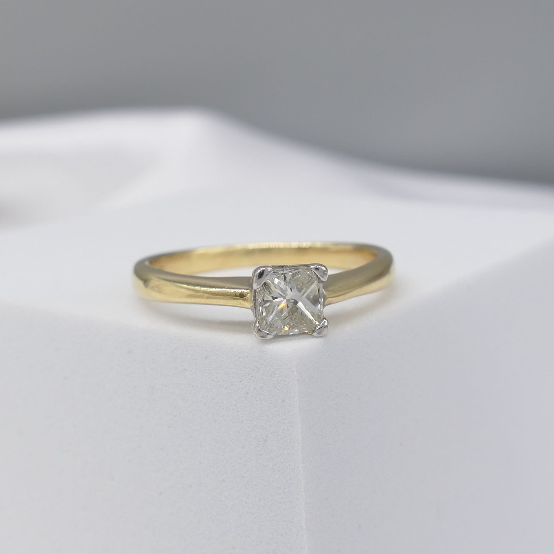 Square princess-cut 0.52 carat diamond solitaire ring in 18ct gold, with report - Image 7 of 7