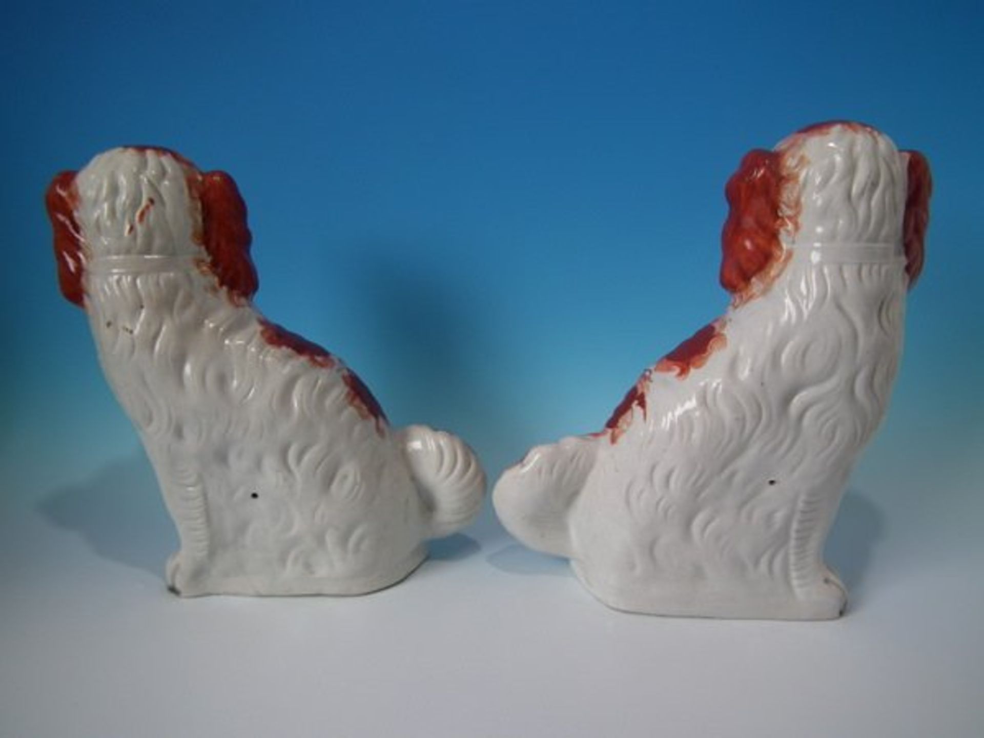 Pair Staffordshire Pottery russet & white curly tailed spaniels - Image 2 of 20