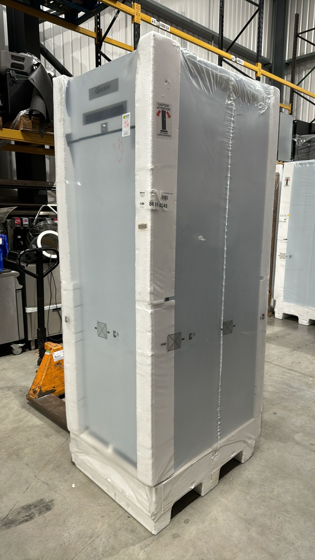 F 610 RG C 4N Freezer - Image 2 of 6