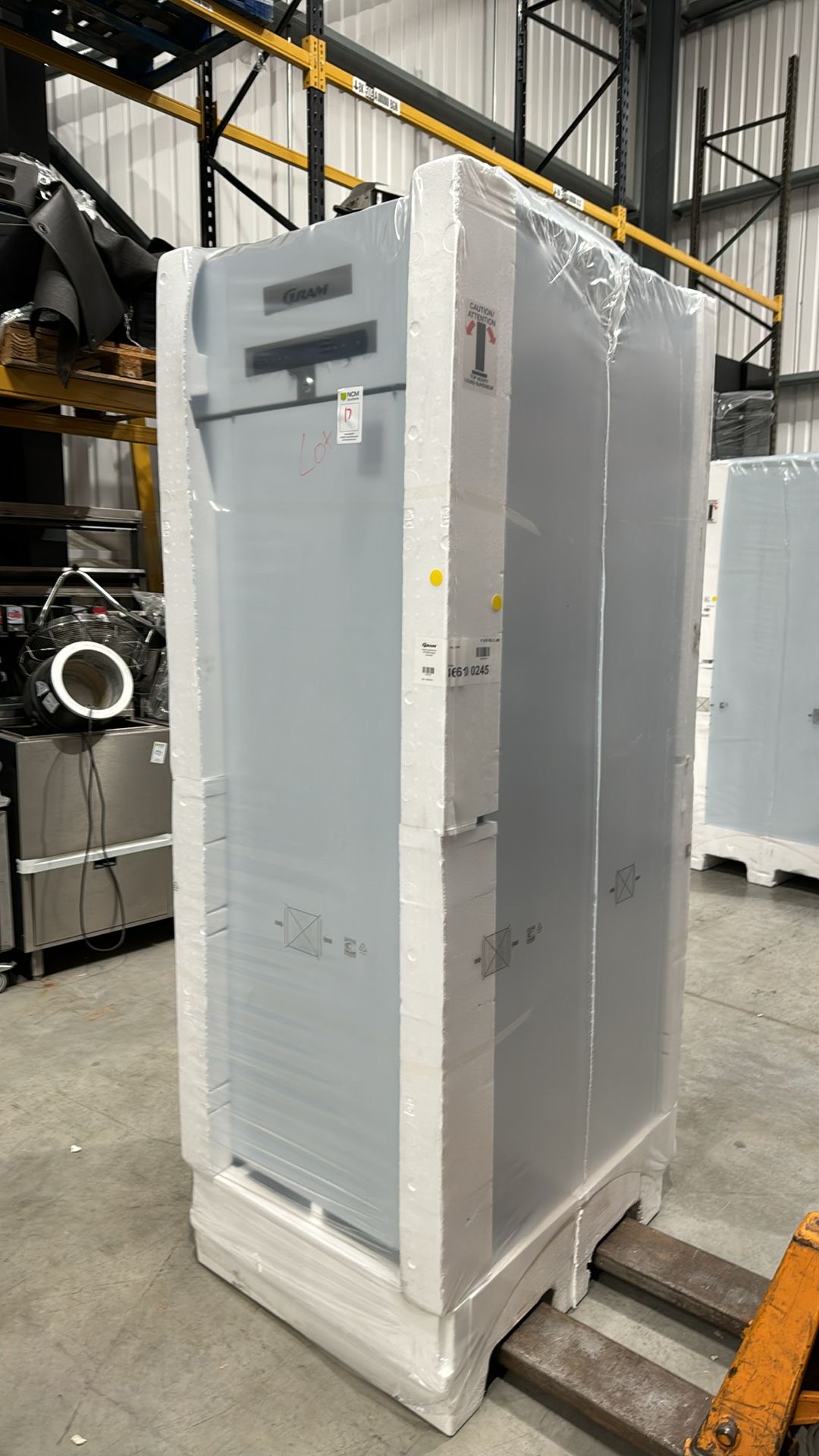 F 610 RG C 4N Freezer - Image 3 of 7