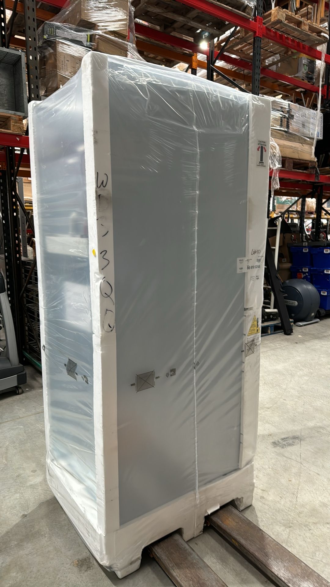 F 610 RG C 4N Freezer - Image 5 of 7