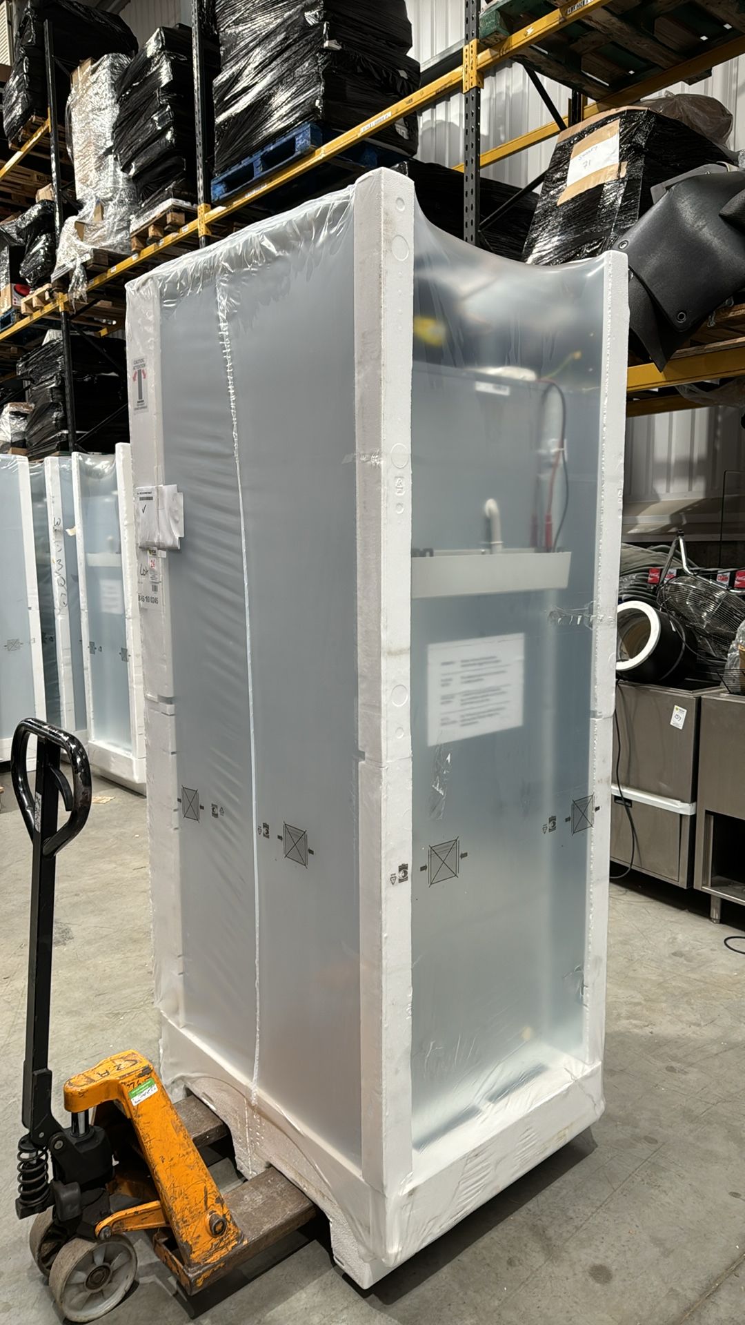 F 610 RG C 4N Freezer - Image 3 of 7