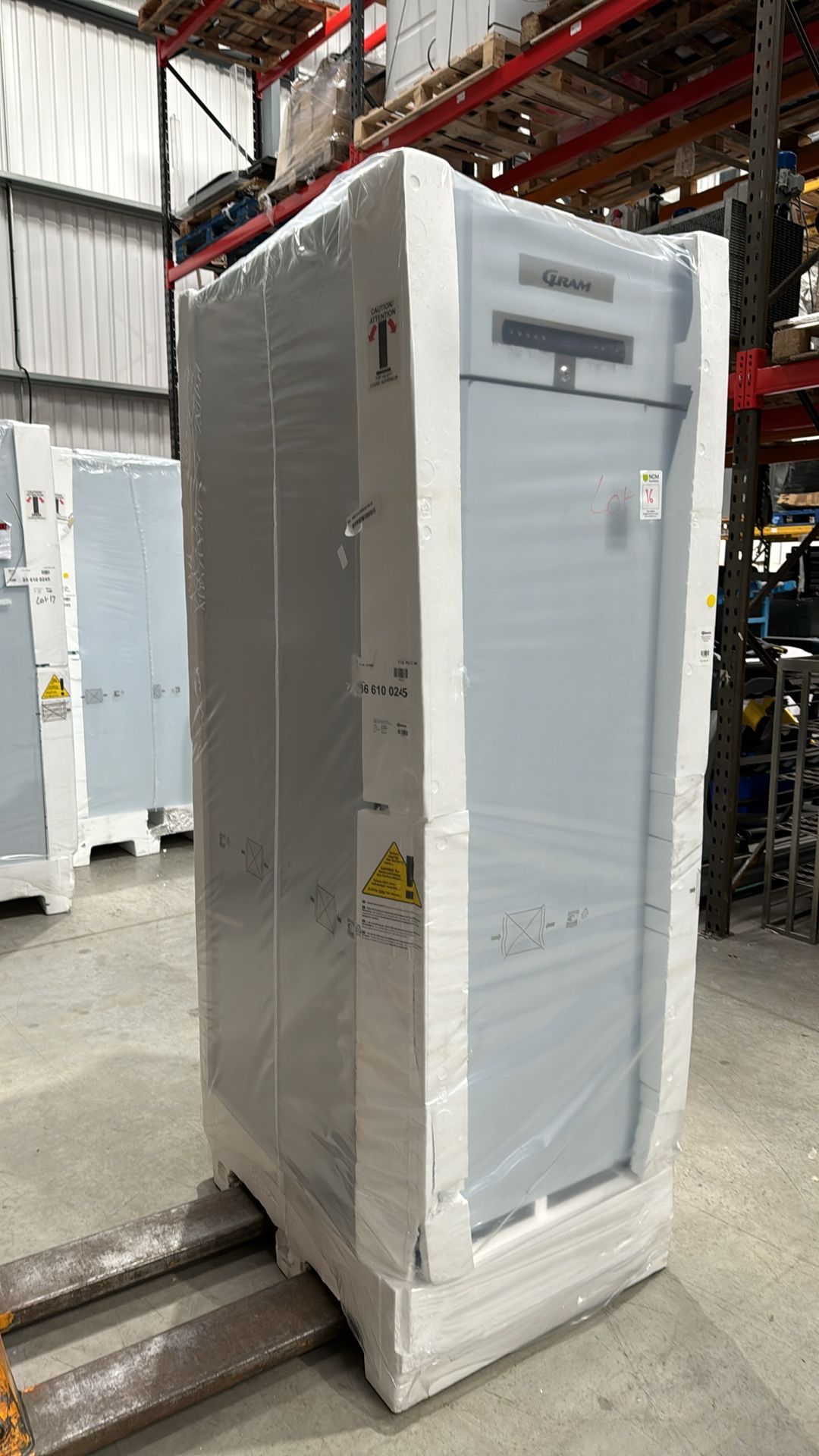 F 610 RG C 4N Freezer - Image 3 of 7