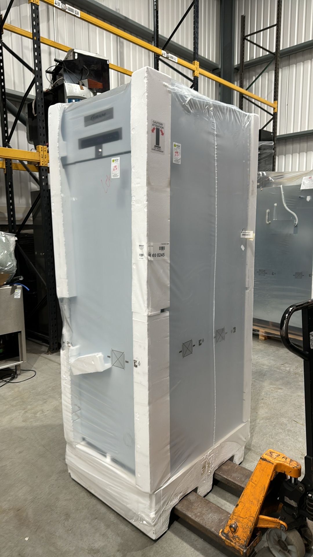 F 610 RG C 4N Freezer - Image 2 of 6