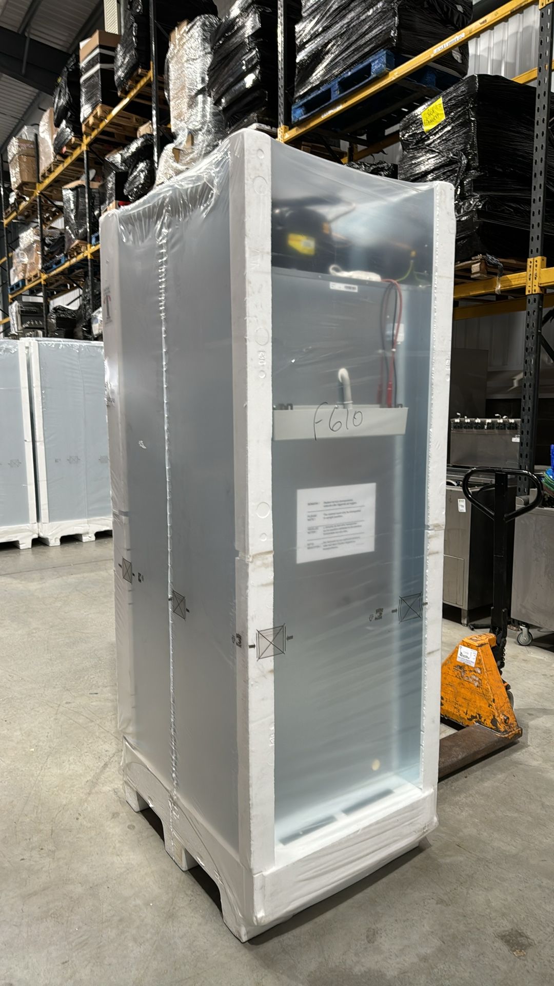 F 610 RG C 4N Freezer - Image 3 of 6