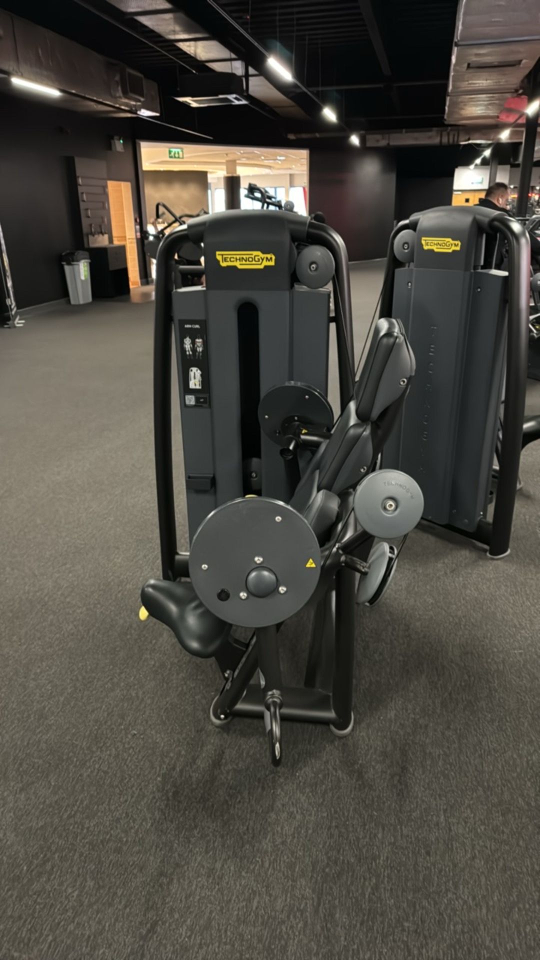 Technogym Arm Curl - Image 5 of 6