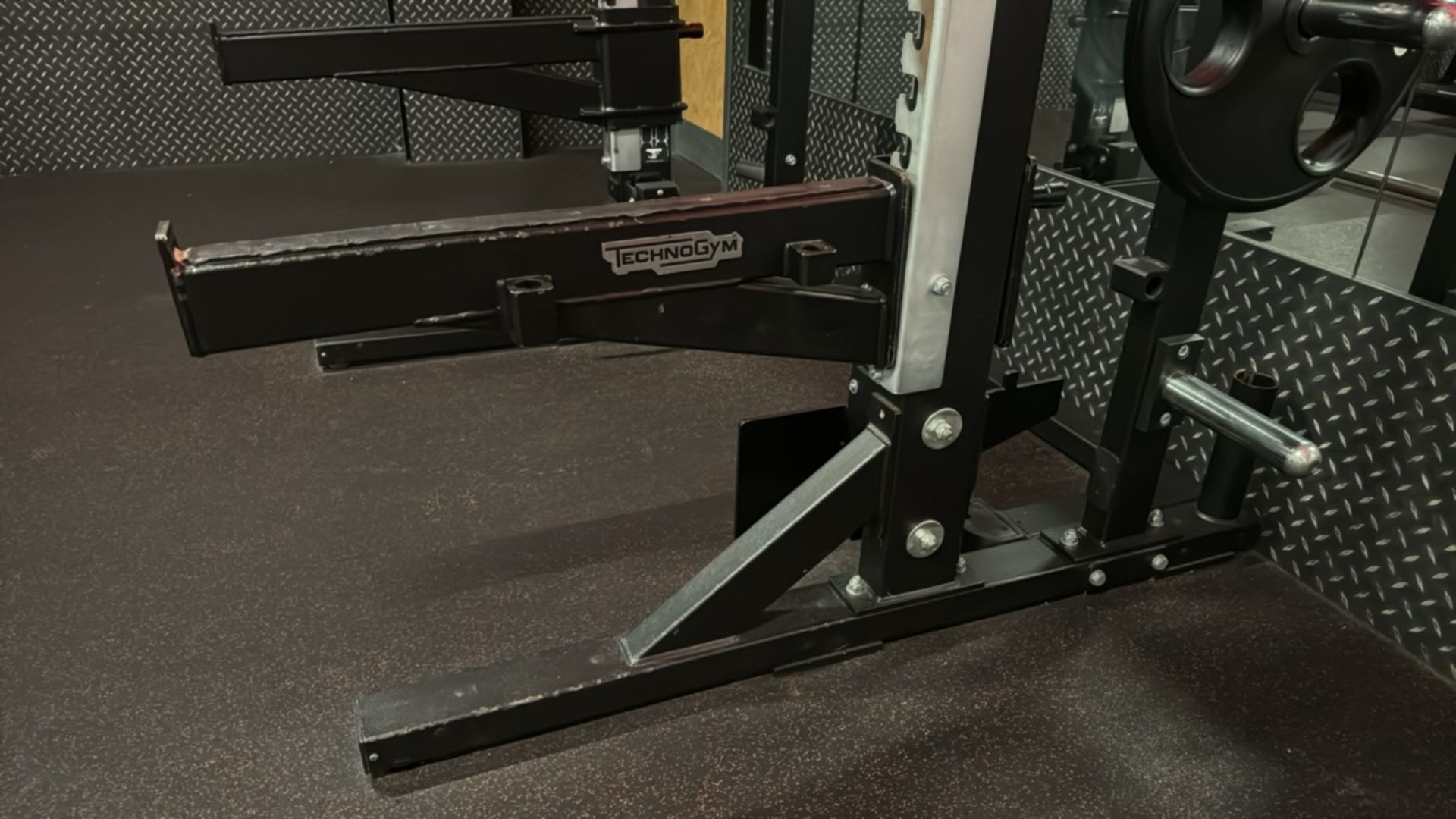 Technogym Full Squat Rack - Image 4 of 4