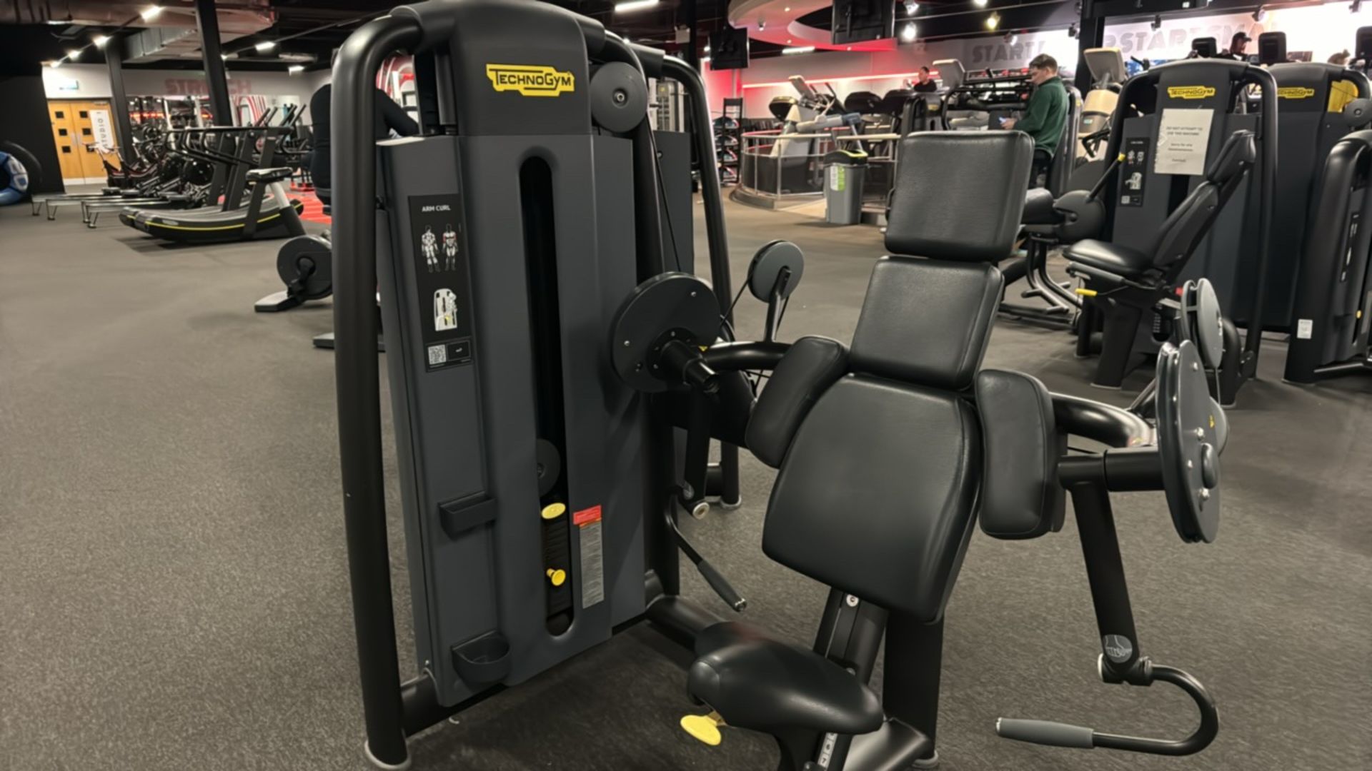 Technogym Arm Curl