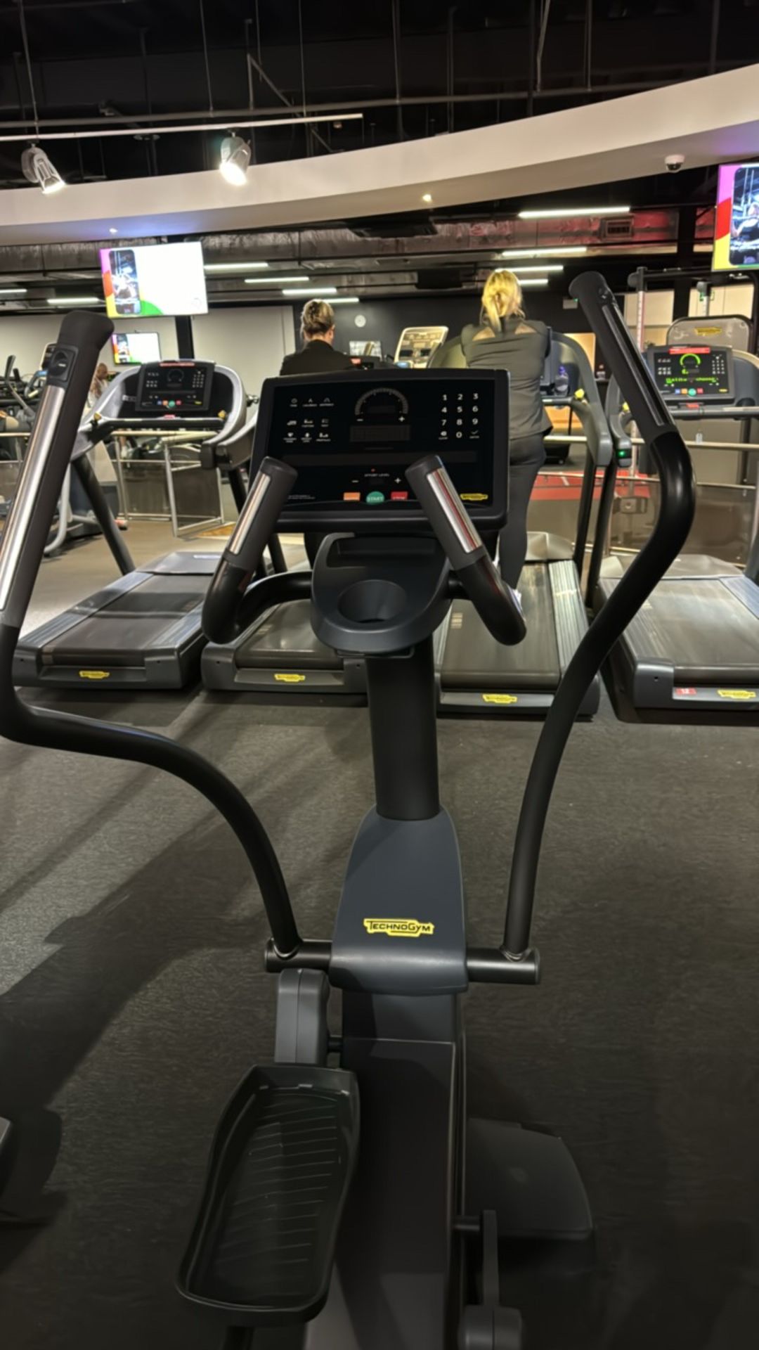 Technogym Crosstrainer - Image 2 of 4