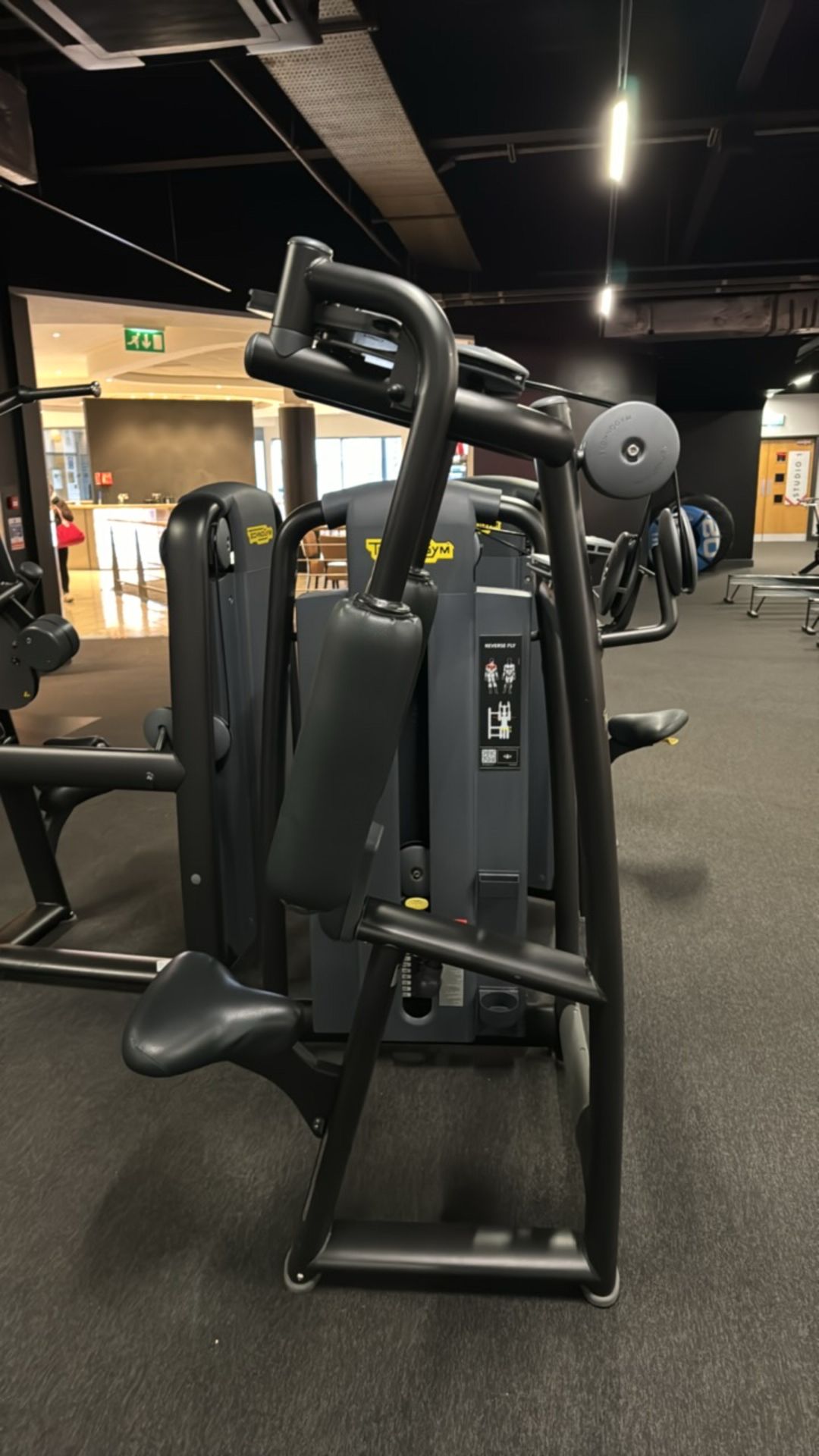 Technogym Reverse Fly - Image 3 of 5