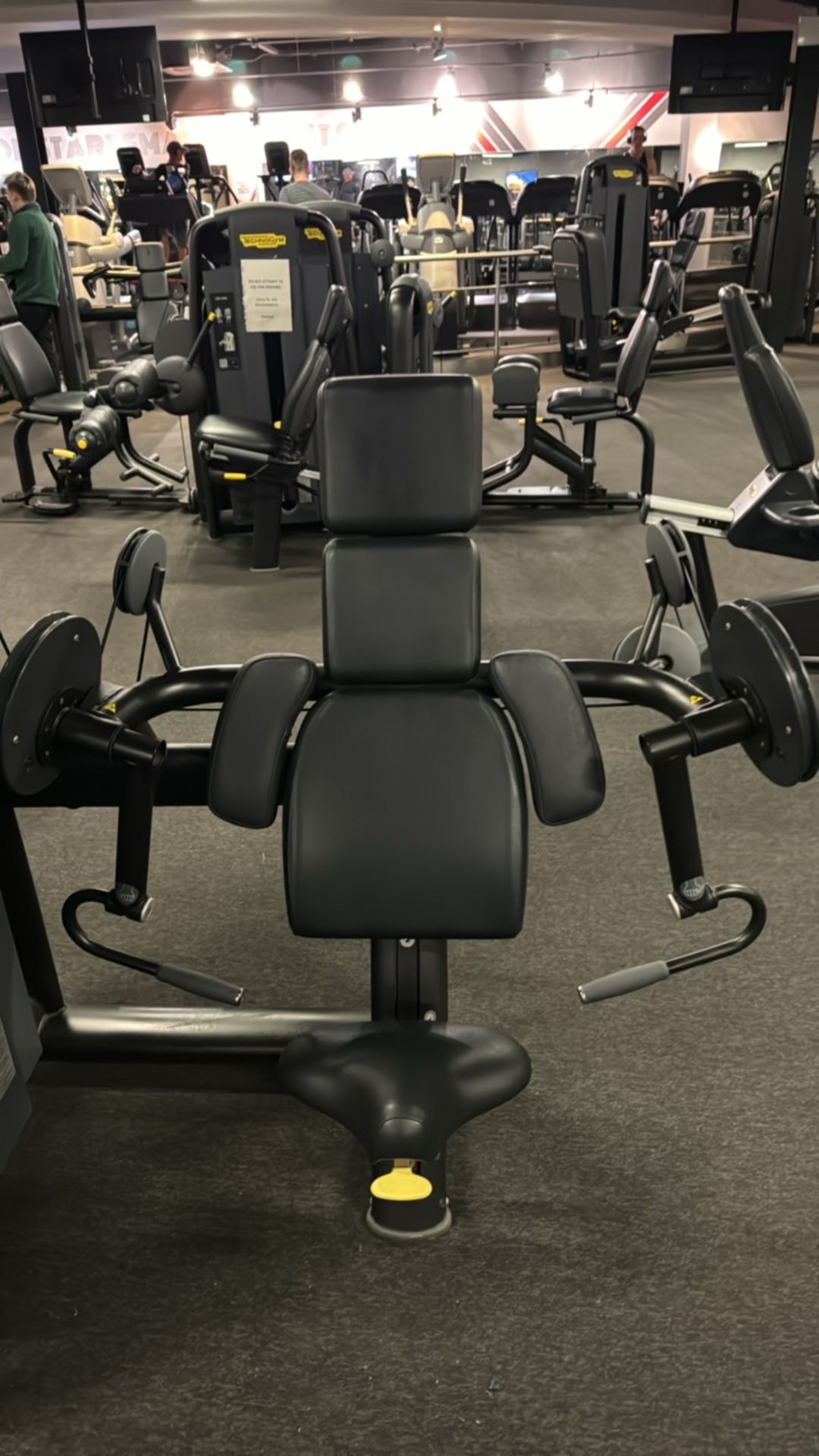 Technogym Arm Curl - Image 4 of 6