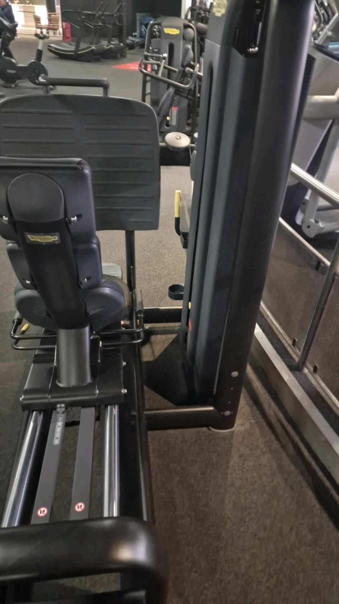 Technnogym Leg Press - Image 6 of 6