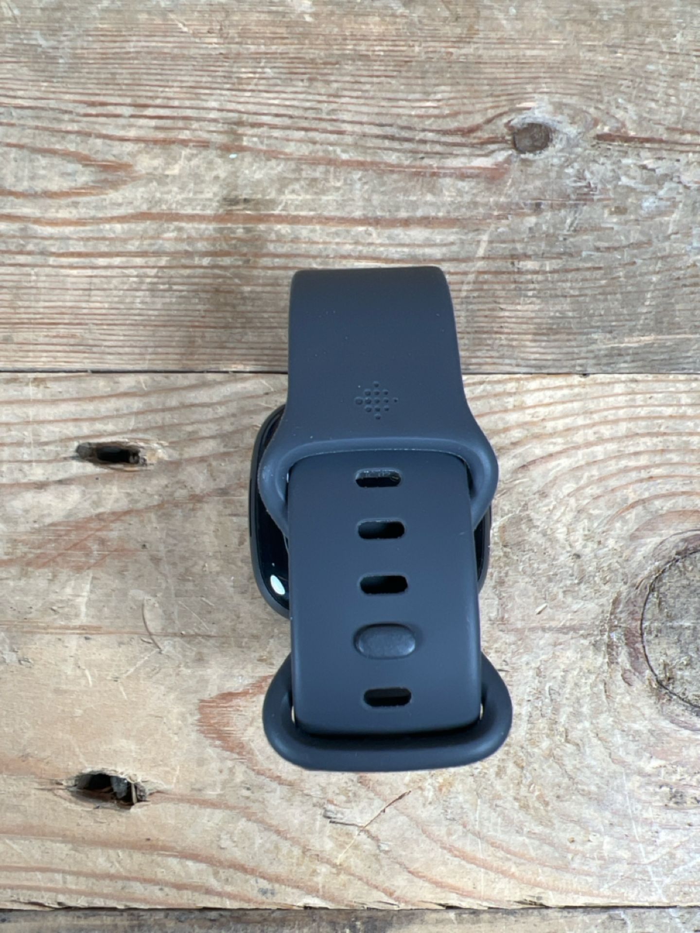 Fitbit sense 2 -shadow grey - Image 4 of 4