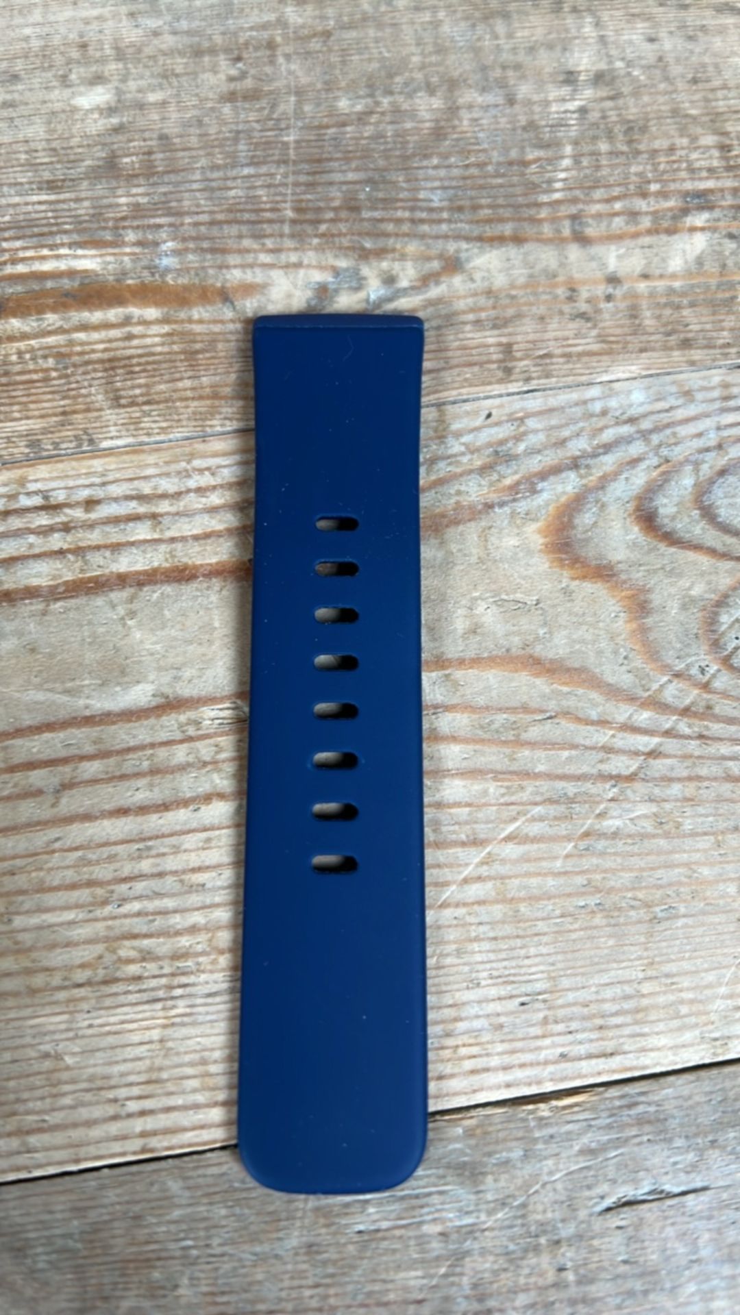 Fitbit Versa 3 Soft Gold With Midnight Blue Band - Image 4 of 4