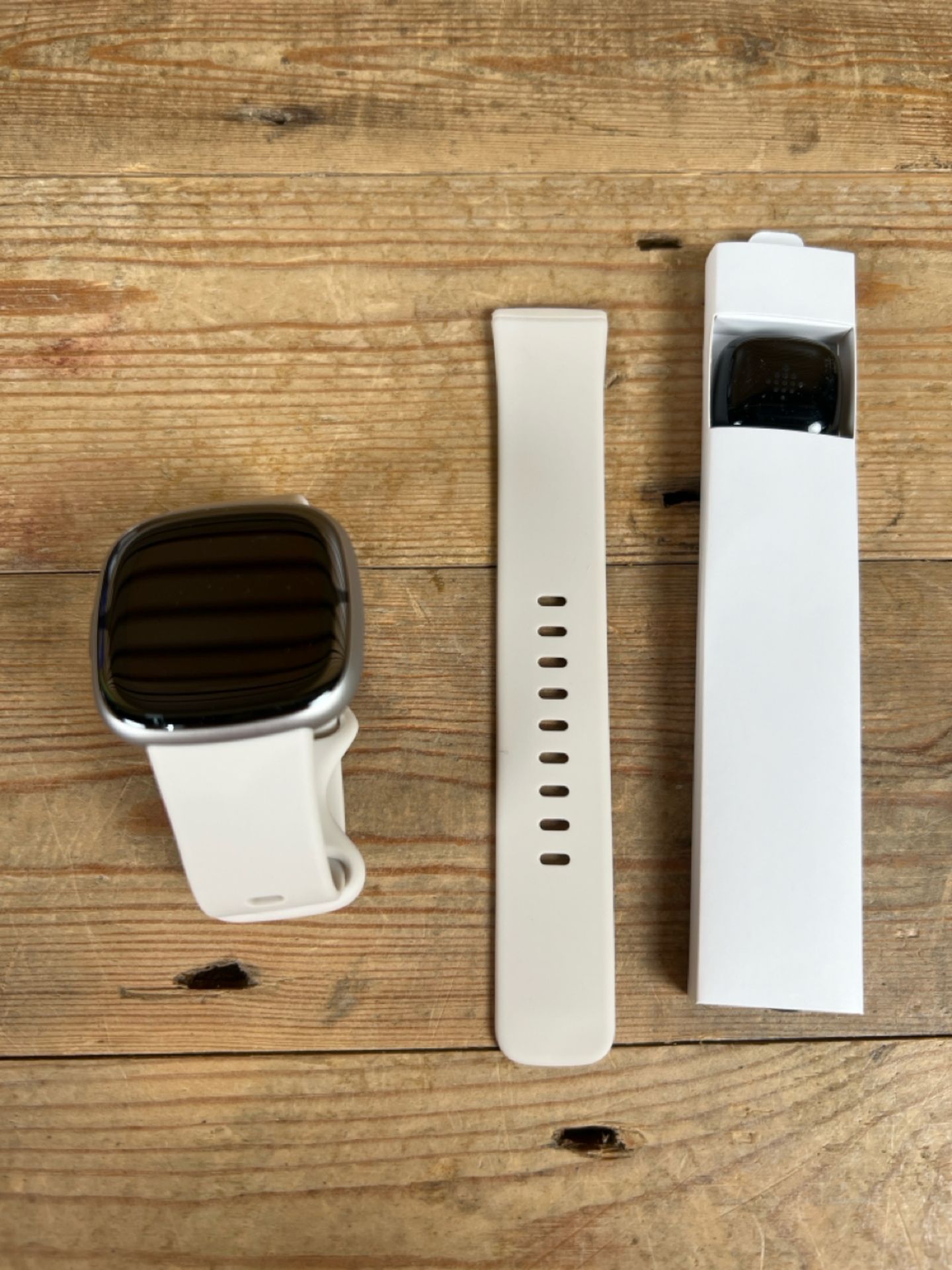 Fitbit sense 2 -lunar white - Image 2 of 4