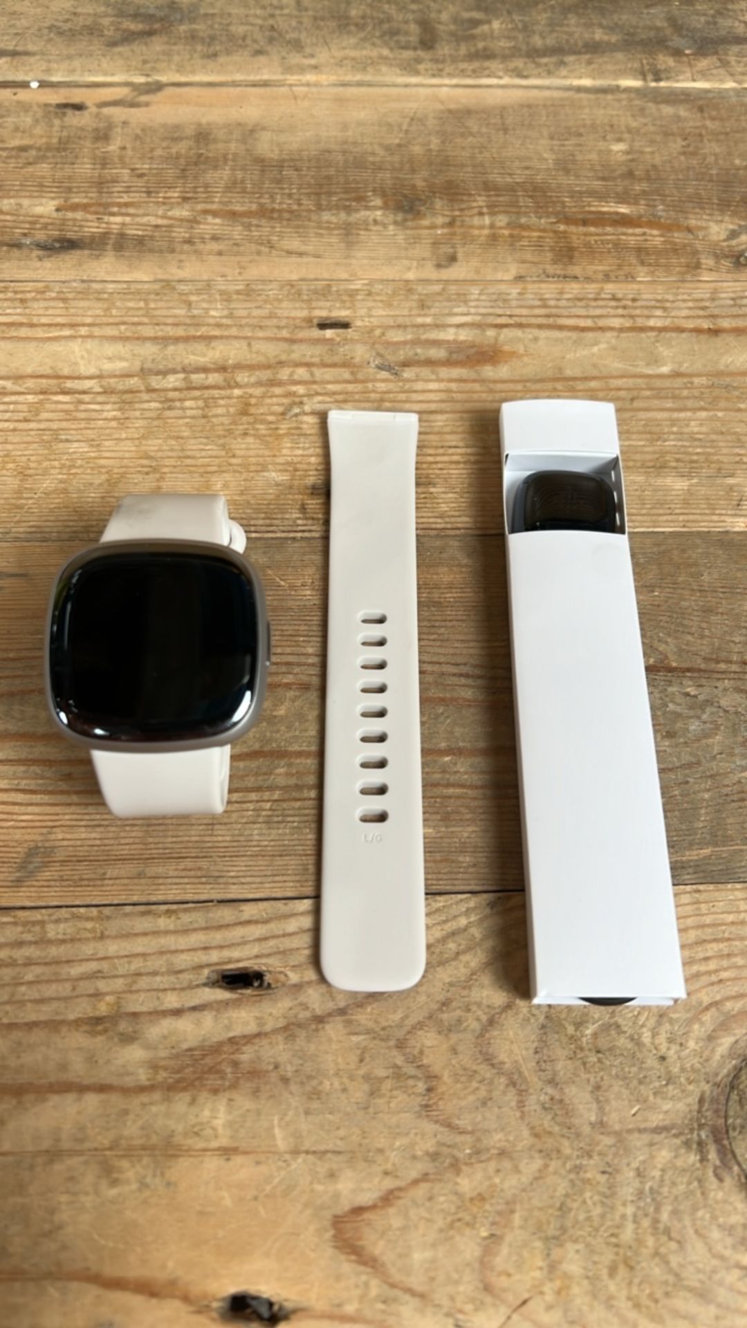 Fitbit Sense 2 Lunar White - Bild 2 aus 4