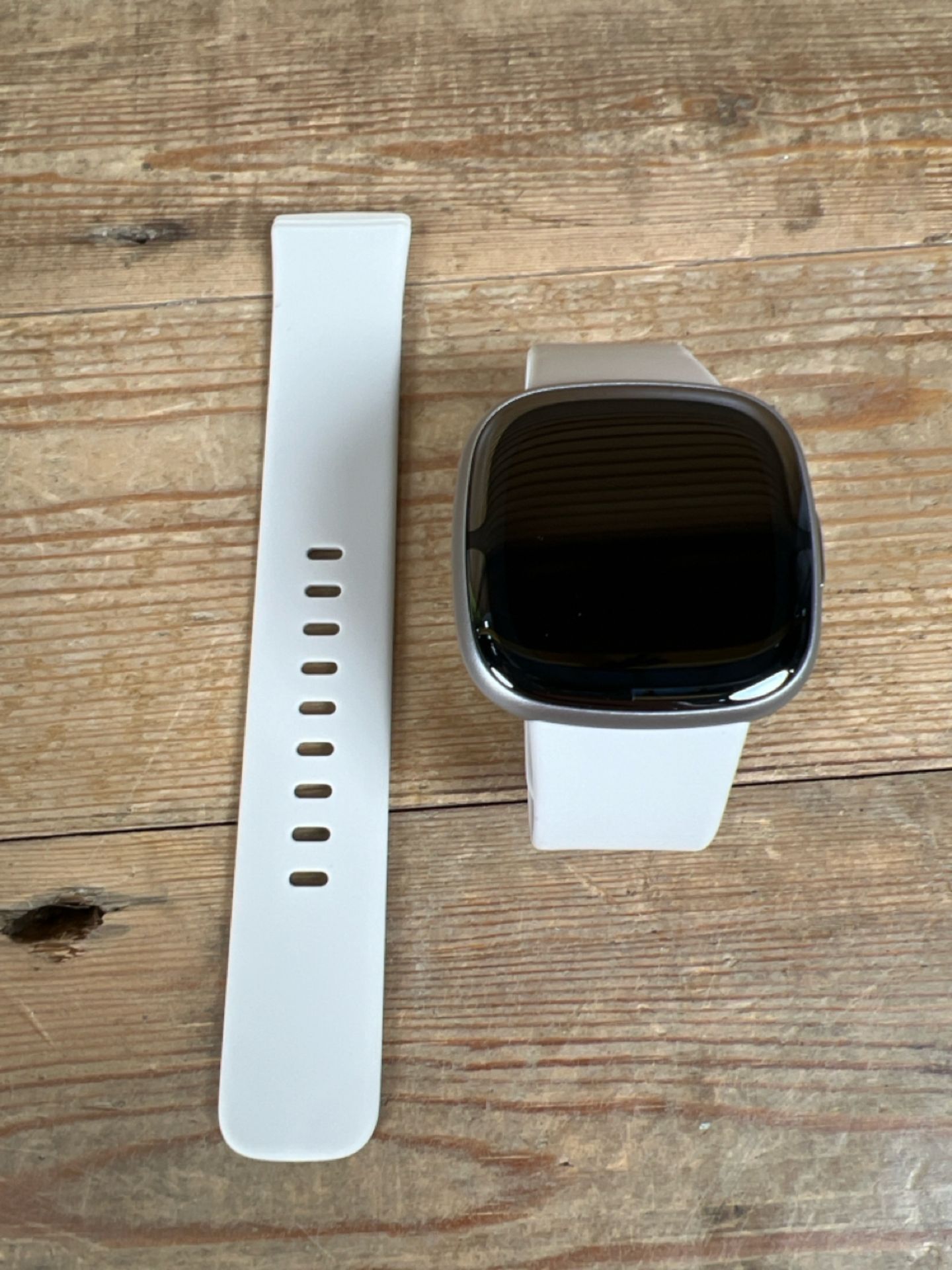 Fitbit sense 2 lunar white - Image 3 of 5