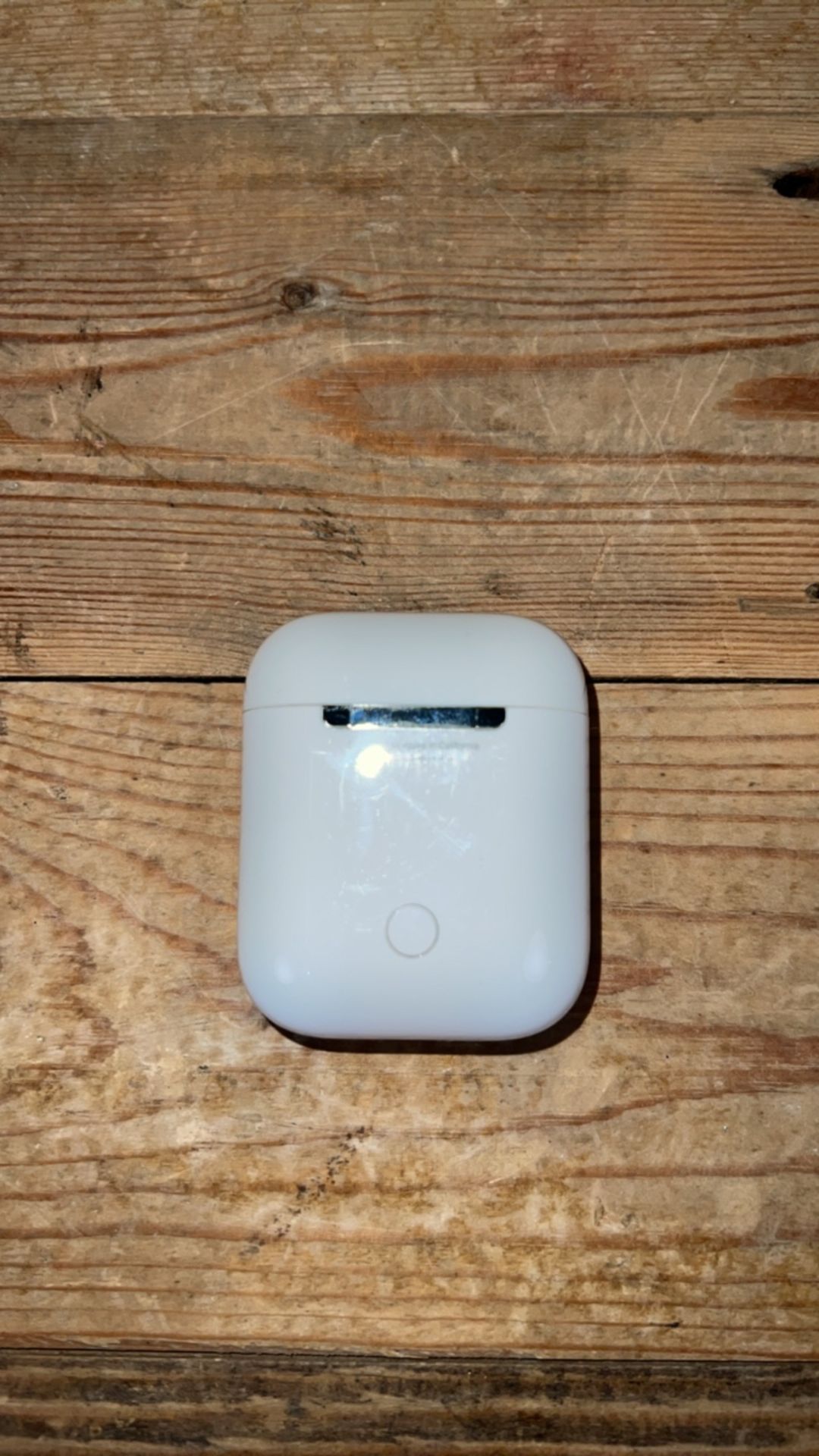 Apple Air Pods Charging Case Included - Image 4 of 5