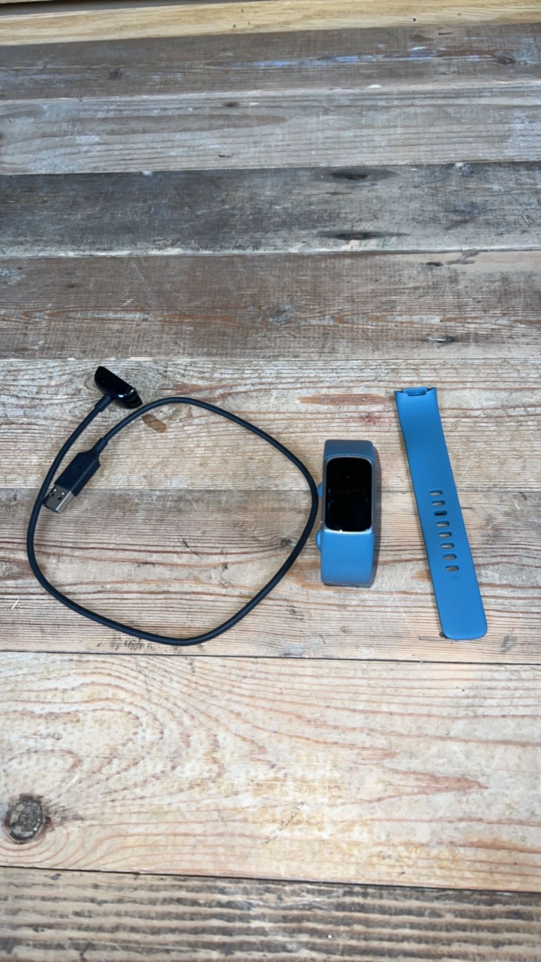 Fitbit Charge 5 (Steel Blue) - Image 3 of 3