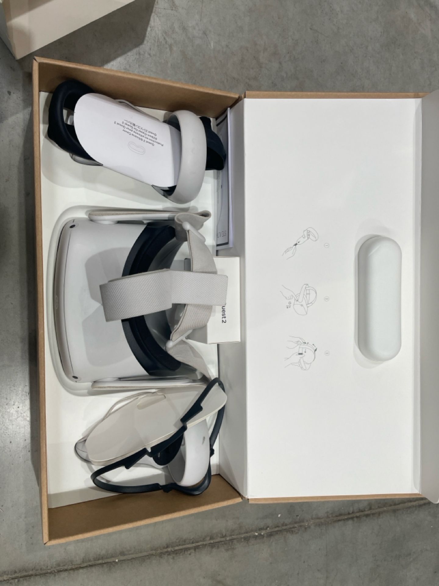 Meta Quest 2VR Headset 128 GB - Image 2 of 2